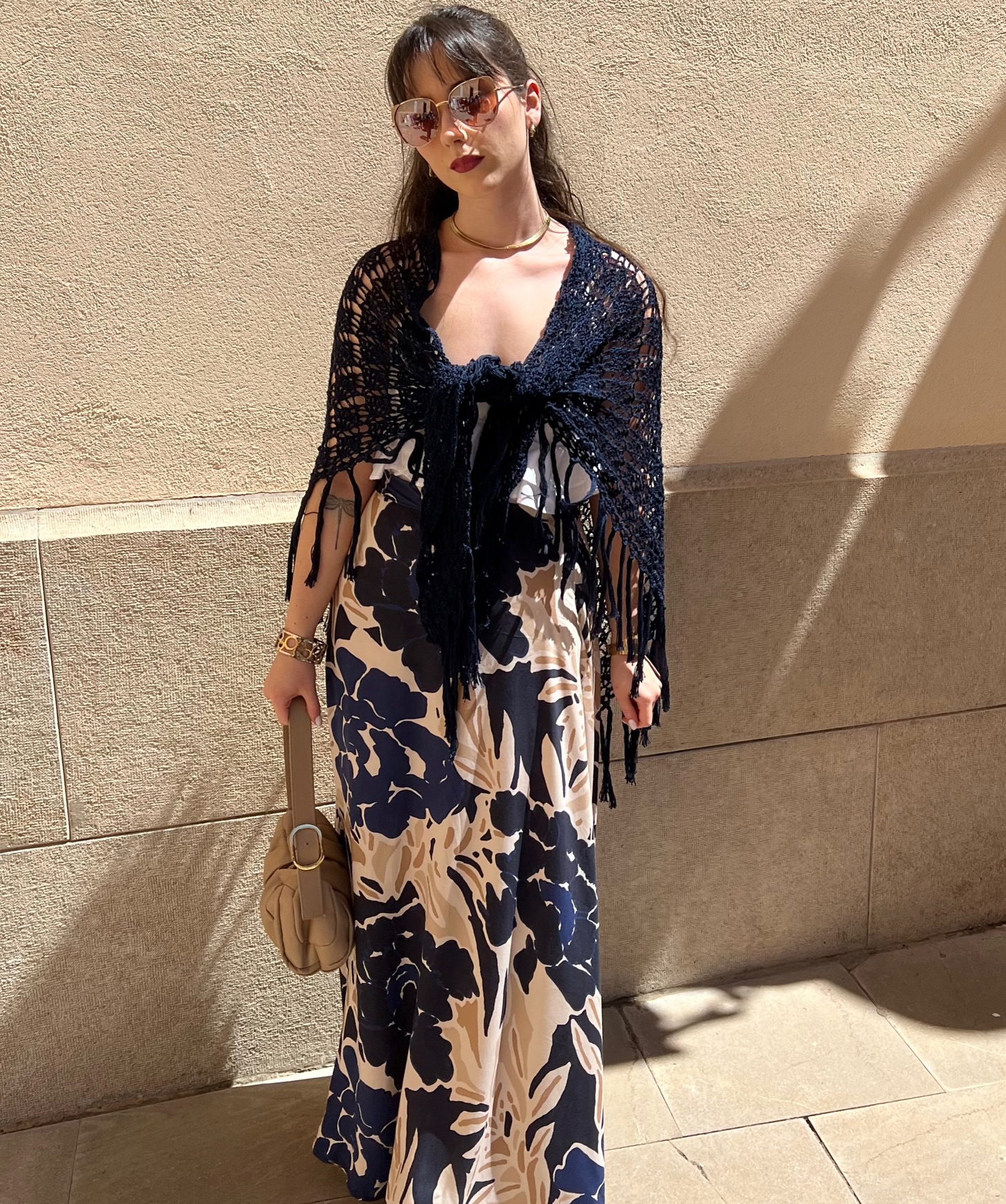 Descubre nuestros nuevos chales de crochet hechos a manoPresentamos una pieza fluida, ligera y elegante, tejida en azul marino profundo.
Transforma cualquier look de invitada sin necesidad de comprar un vestido nuevo.Flecos artesanales, caída preciosa y diseño atemporal.
Ideal para bodas, comuniones y cenas especiales.
Se puede personalizar en otros colores.
Edición limitada.Disponible en www.happycloudshop.com
Hecho bajo demanda.
Recogida gratuita en tienda (Castellón de la Plana).
envío gratis a toda España#modaartesanal #chalexclusivo #hechoamano #edicionlimitada #invitadaperfecta #bodas2025 #lookinvitada #modaespañola #hechoenespaña #invitadaboda #modamujer #accesoriosmoda #estiloBoho #chalartesanal #modaslow #comunion2025 #ropaúnica #castellóndelaplana