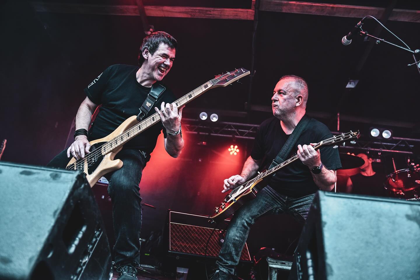 MILA ESKER ERMUA eta VERTIGO ROCK! 🔥🔥🔥
Itzel atzo Ermuan ospatzen den Vertigo Rock-en! Giro eta ikuslego aparta!
Eskerrak eman jaialdi hau aurrera ateratzen duen jende guztiari, hain era xumean egiten duzuen lanagatik. Baita gure kontzertura bertaratu zineten guztioi ere! Gora zuek!
¡Impresionante ayer en el Vertigo Rock que se celebra en Ermua! ¡Gran ambiente y público!
Agradecer a toda la gente que saca adelante este festival de una manera tan humilde. ¡También a todos los que os acercasteis a nuestro concierto! ¡We love you!
Hurrengoak/Siguientes
05/17 Donostia @ @dabadabass
06/06 Bergara @ Plaza (Jaiak)
06/20 Eibar @ Untzaga Plaza (Jaiak)
07/18 TBA (Jaiak)
09/05 Artea @ Plaza (Jaiak)
tickets www.kokein.com
📸 @eideriturriaga