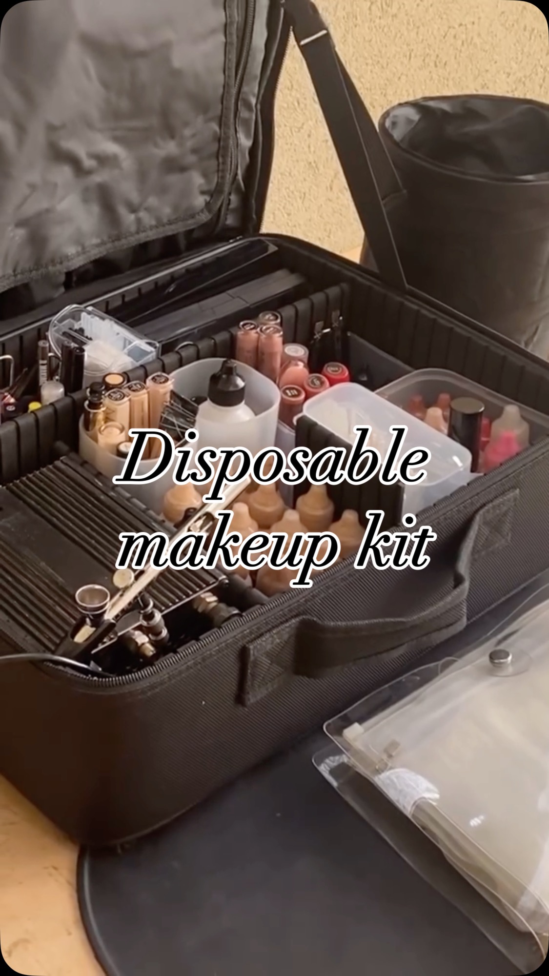 I found Three possibilities for our disposable makeup tools
.
.
1. The first one that works best for me is - a transparent plastic box with 6 parts - most makeup artists use this option and this box has a particularly important tool and it is a spatula. This is a necessary tool for keeping the facial skin of my clients sterile. I love that there are two mascara wand options,
The trigger is the best for applying mascara or eyebrows precisely.
2. Divided Pvc case
It is not very easy to get the tools out of it
But it's nice that it has a lid, and it fits in my suitcase.
3. Cheese transparent case
Fits well in my make-up case. I added a 3-part transparent divider to the case to help me separate all the parts
Tell me what storage tool you use for your disposables
.
.
.
עד כה מצאתי 3 אפשרויות עבור הכלים החד פעמיים שלי כמאפרת
הראשון והכי טוב בעייני כרגע הוא קופסת הפלסטיק המחולקת לשישה חלקים
מה שמיוחד בה בקופסה שהיא מגיעה מלאה והחד פעמיים הכי הכרחיים שיש
מקל מסקרה חד פעמי בשני גדלים. מקל ערבוב של חומרים כמו קרם פנים או קונסילר , כל שעור הפנים של המאופר והציוד שלנו נשאר סטרילי.
ספוגיות משולש חד פעמיות והכל מגיע בצבע שחור ואחיד.
.
.
#makeuphacks #makeuptool
#disposable #makeupdisplay #makeupdisposables #tipsdemoda #tipsdemakeup #prodisposable #promakeup #promakeuplab #promakeupacademy #promakeupartists #makeupkit #makeupkitdisposables #tampabride #organization #makeupdisposables #איפור #איפורערב #איפורמקצועי #איפורכלה #חדפעמי #כליםחדפעמיים #מאפרתמקצועית #מאפרתכלות #איפורמלוות