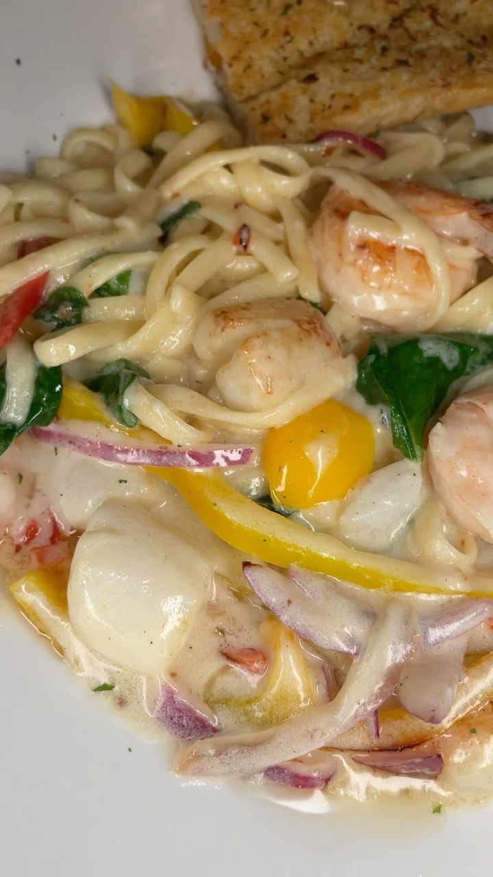 Elios Family restaurant lineup Santa Fe omelette Crab and avocado omelette
Hamburger patty and eggs
Linguine and scallop
#Breakfast anytime you want it seven days a week day and night.
@eliosdining Elio’s makes hearty food fresh everyday. http://www.eliosdining.com Order online, or Dine in, or on our Watch the yummy video.
Elio’s Family Restaurant 510-351-0463
260 Floresta Blvd, San Leandro, CA 94578, USA
Open 7 days a week
www.Eliosdining.com
Corner of Washington Avenue and 260 Floresta Blvd. San Leandro CA off 880 #sanleandro #castrovalley #hayward #sanlorenzoca #breakfast #lunch #dinner
PS Video: #StacyPoulos Playback.net Video & Film Productions @postcardtravelers @sanleandronext @sanleandropd @sanleandroeats @bay.foodie @bayarea_buzz