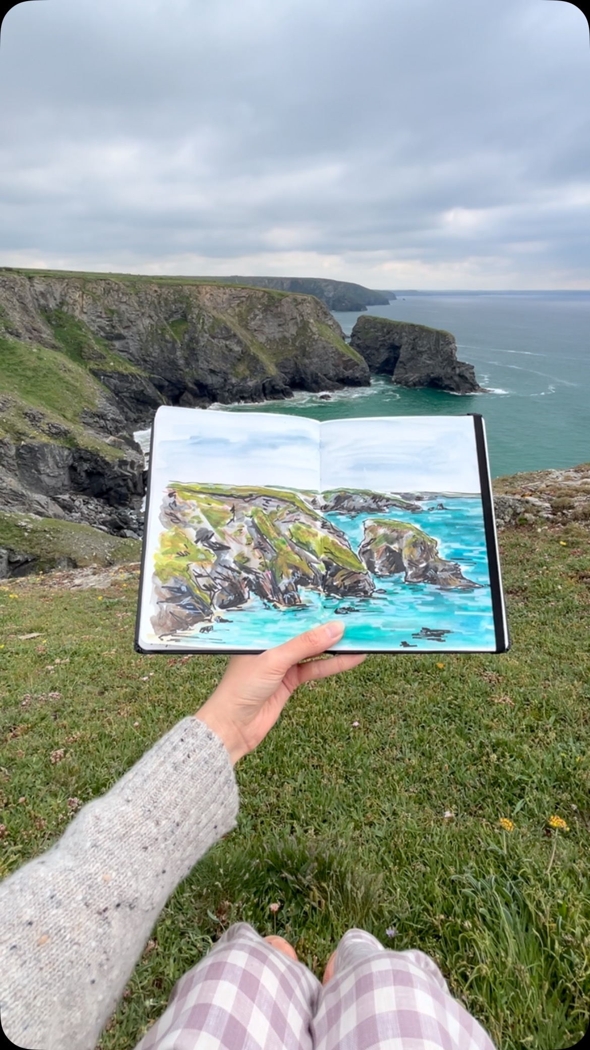 Sketching today along the coast path around Bedruthan Steps 🌊
#art #artwork #artist #draw #drawing #sketch #sketchbook #sketchbookdrawing #sketchbookart #sketchbookartist #sketchbookpage #cornwall #bedruthansteps #cornwallart #cornishartist #foryou #fyp