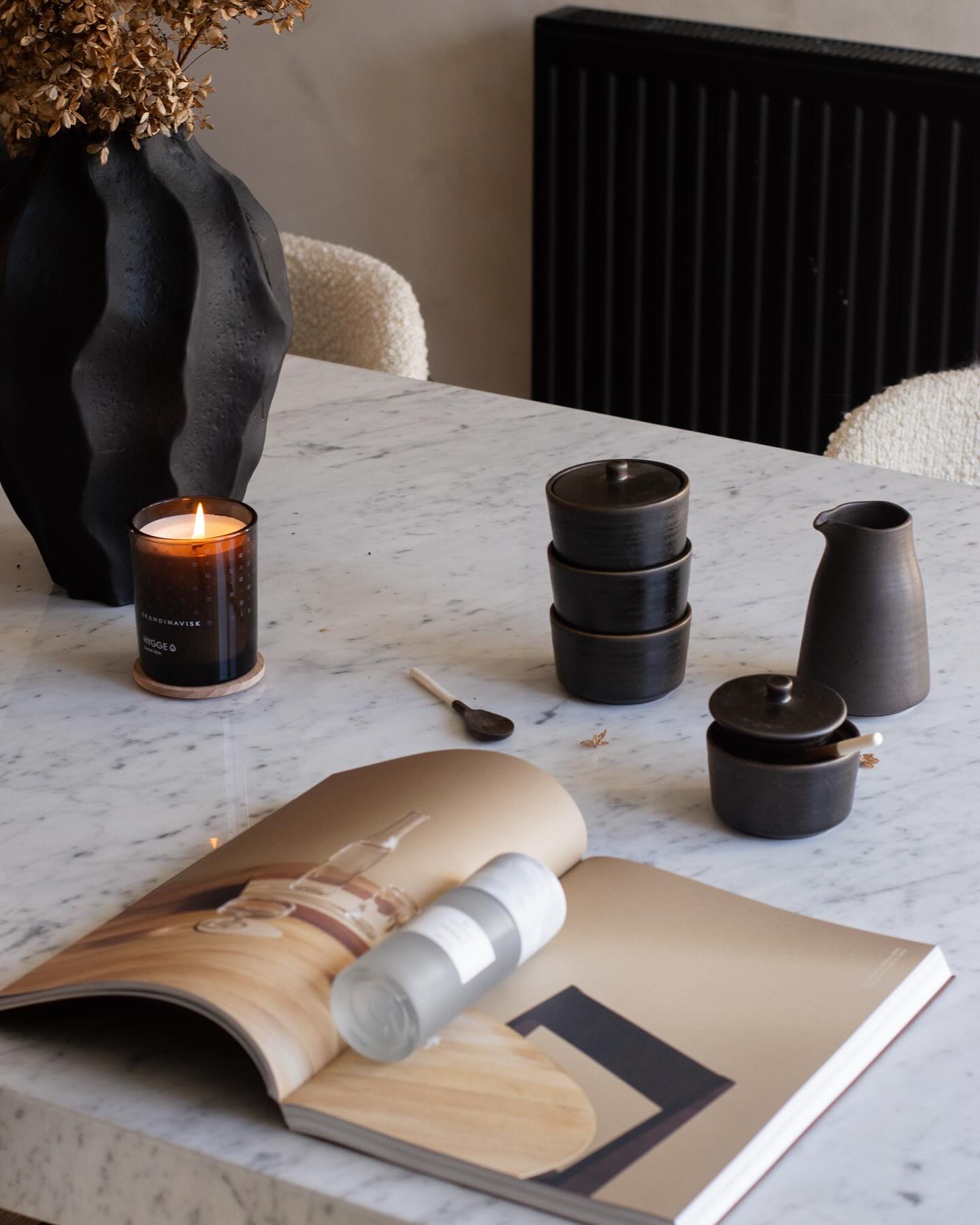 Ad Blomus ‘Picks & Pictures 📸 ’
@blomusofficial @loadcreatives
Sharing their Room Sprays with marble & travertine lids that ooze elegance & can be refilled & remain a loved addition to our home for years to come. As well as the beautiful KUMI collection with its organic shape & traditional Japanese- reactive glaze creating individuality in each piece 🖤
We hope you love them as much as us
Happy Friday 🫶🏼🫶🏼
Love ,
Nicola & Vicki xx
#warmminimalism #japandistyle #minimaldecor #japandiinterior #scandihome #interiorblog #interiorideas #wabisabi #slowliving #parisianstyle #beigeaesthetic #interiorandhome #softminimalism #nordichome #nordicminimalism #blomus #minimalisthomedecor #neutraldecor #interior4all #interior4you #parisiandecor #aesthetic #diningroomdesign #diningroomdecor #boucle #limewash #diylimewash #marbletable