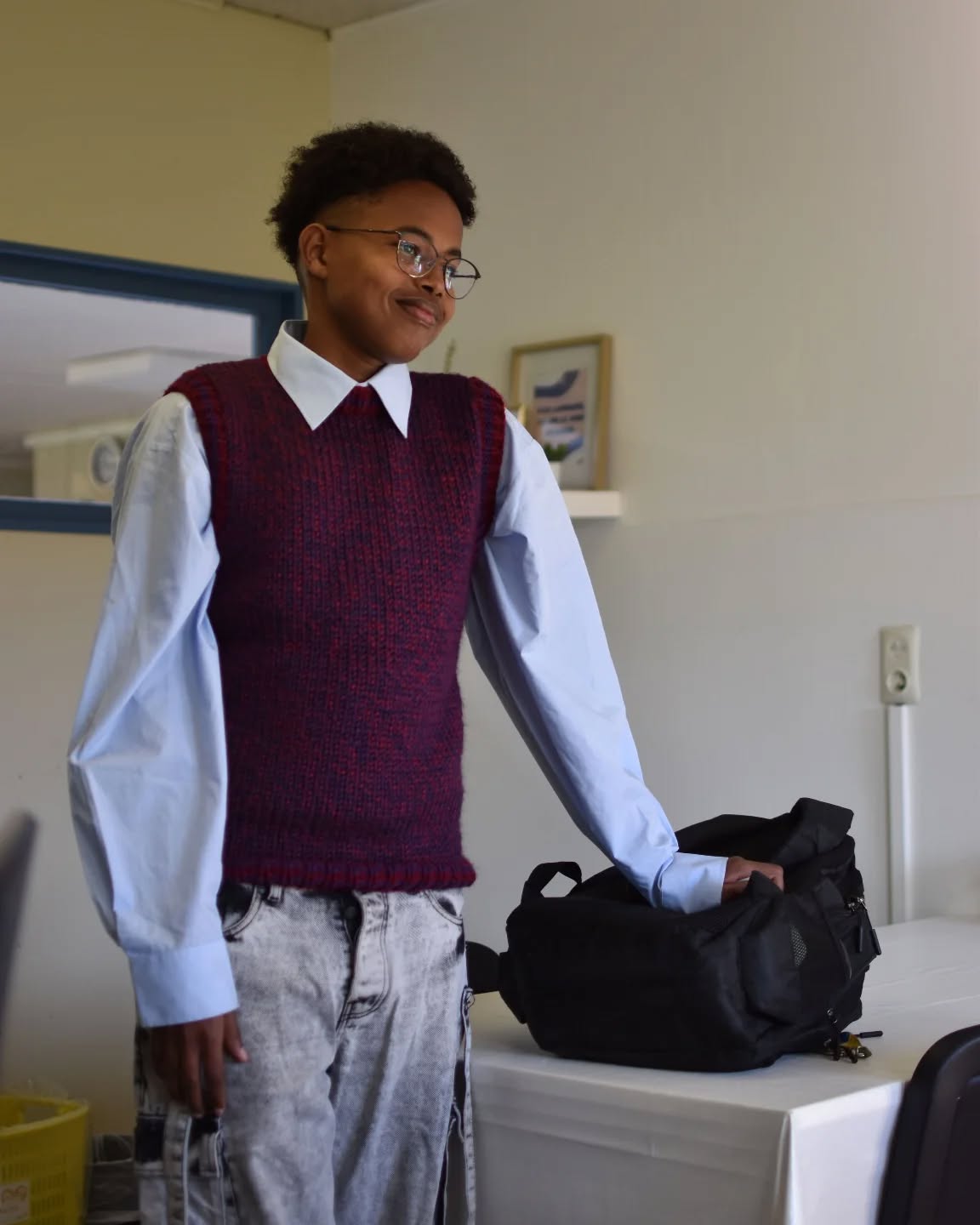 Terugkomen van stage met een grote glimlach op je gezicht, dan ben je klaar om uit te vliegen in september 😍
Weetje: volgende week gaan onze laatste 2 leerlingen op snuffelstage.
Daarna starten we met het opstellen van de doorstroomdossiers. Deze krijgen jullie mee tijdens het laatste oudercontact, zodat iedereen zich kan gaan inschrijven in zijn/haar nieuwe school 😍
Heb je hier vragen over? Contacteer zeker onze vervolgschoolcoaches! 🩵