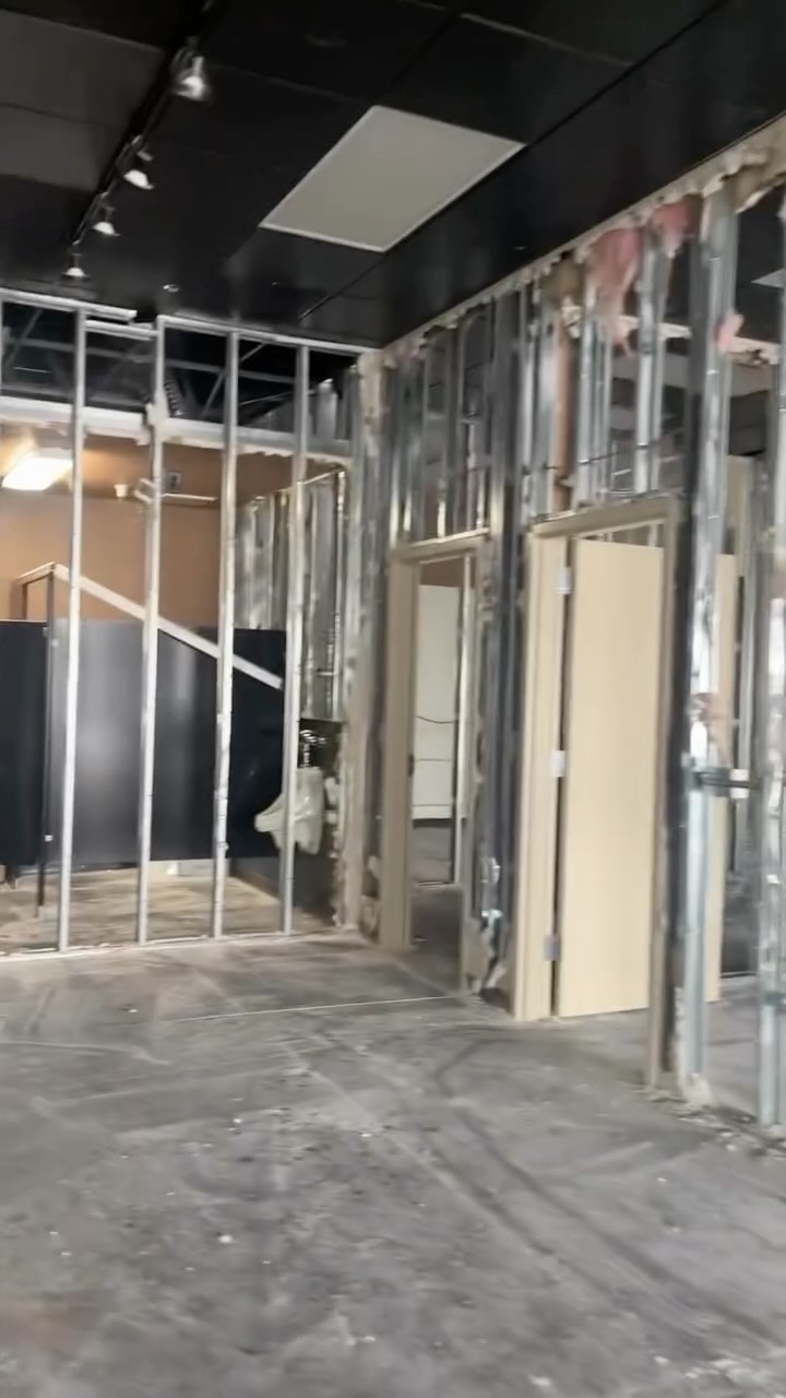 Tenant improvement projects are where your business vision meets our craftsmanship. At Hansbrow Construction, we can transform commercial spaces to fit your needsâwhether itâs an office, a retail shop, or a high-end golf simulator like this one.
Follow along to see the finished product of this awesome build!
#utahgram #BuildingDreams #golfsimulator #golf #utahhomes #commercialrealestate #ConstructionPlanning #utahhomes #homebuyers #realestate #honeydo #springcleaning #utahrealestate #homeaddition #grandbabies #buildingutah #emptynesters #utahhomeinvestment #homeinvestment #spring