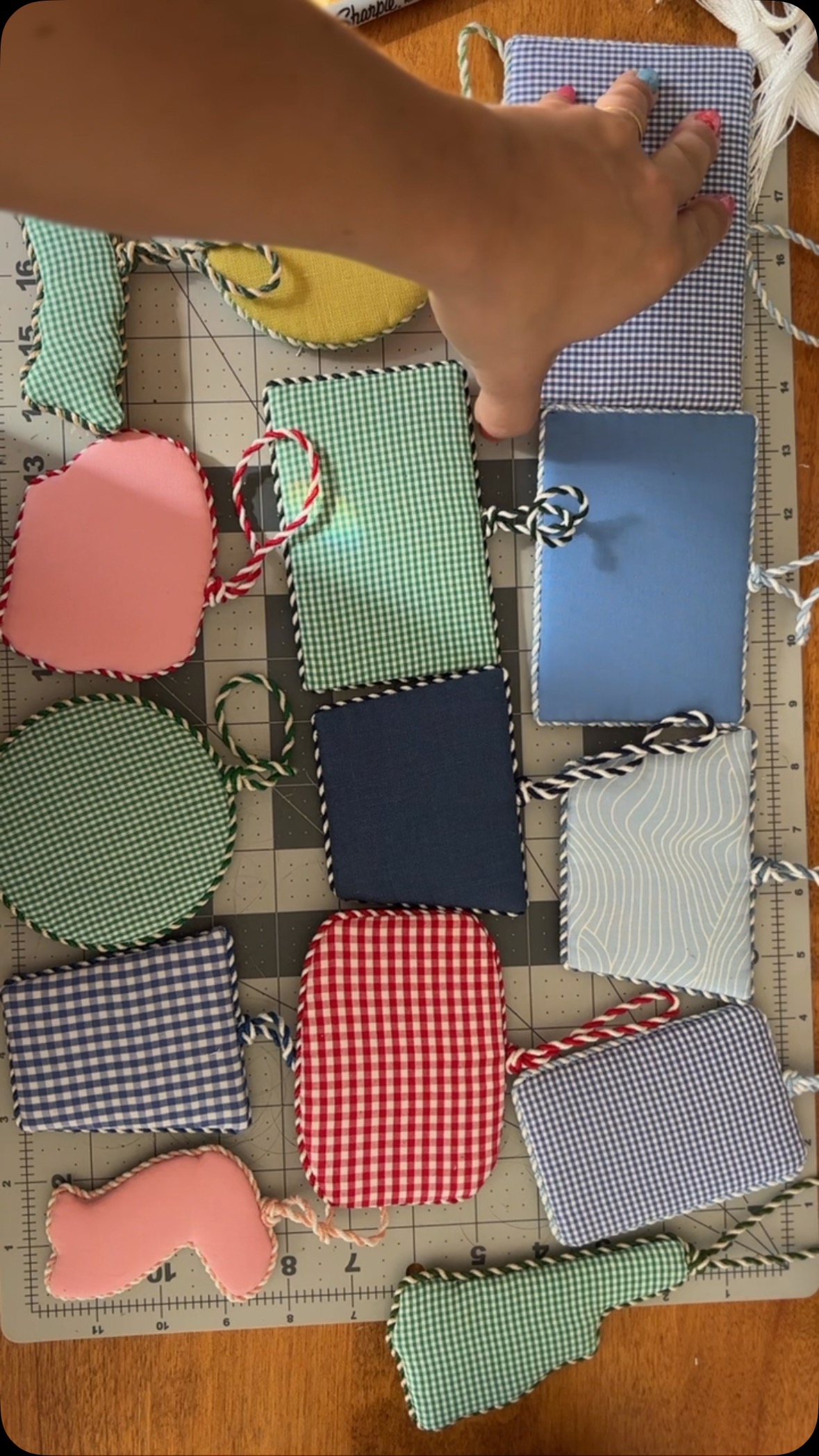 Needlepoint ornament finishing is entirely handcrafted, slow, and done with excruciating detail. Thank you for your trust with such a stellar group, @littlestitchesneedleworks 😮💨
Onto the next!