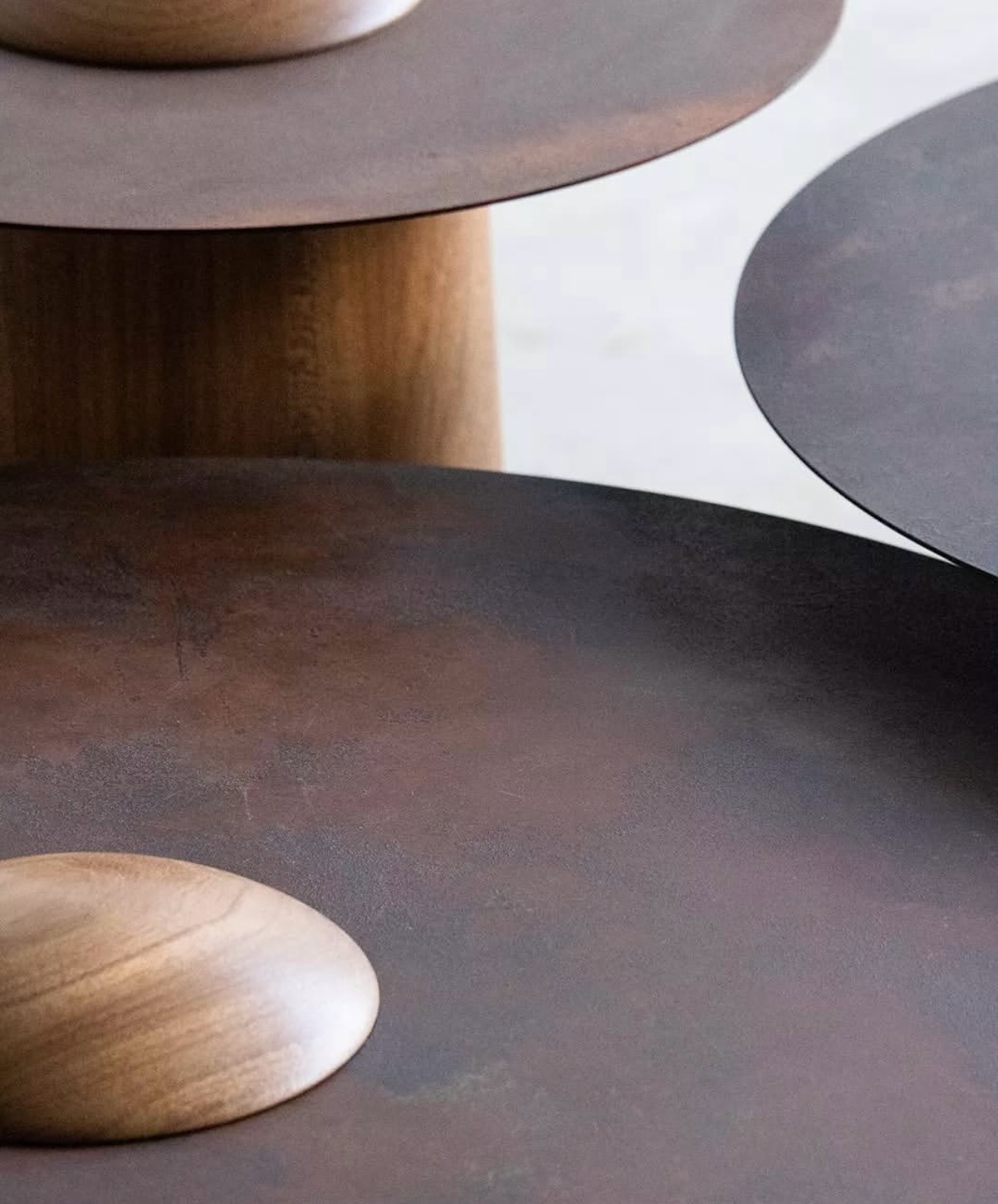 Design André Carvalho
Mesa Tempo Rei
Madeira maciça e tampo em aço cortem.
#mesa #designautoral #designbrasileiro #decoração #arquitetura