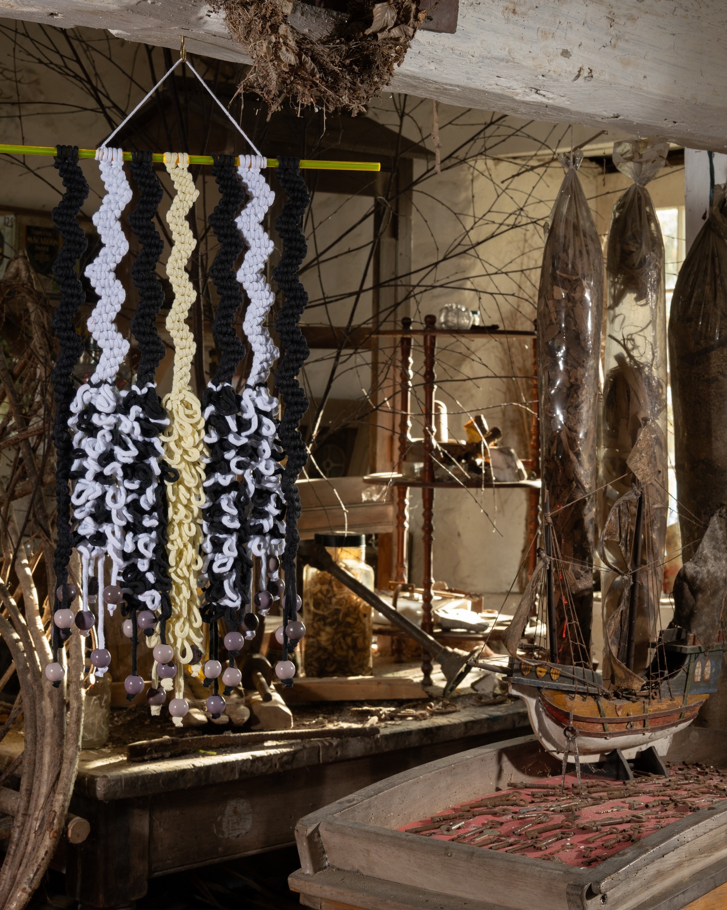 'Golden Light' - Handmade macrame wall hanging with geometric patterning and textural ruffled picots and wooden beading in shades of ombre.
karenmorganart.com
info@karenmorganart.com
#textural #texturalart #macrame #wallhanging #interiordecor #fibreart