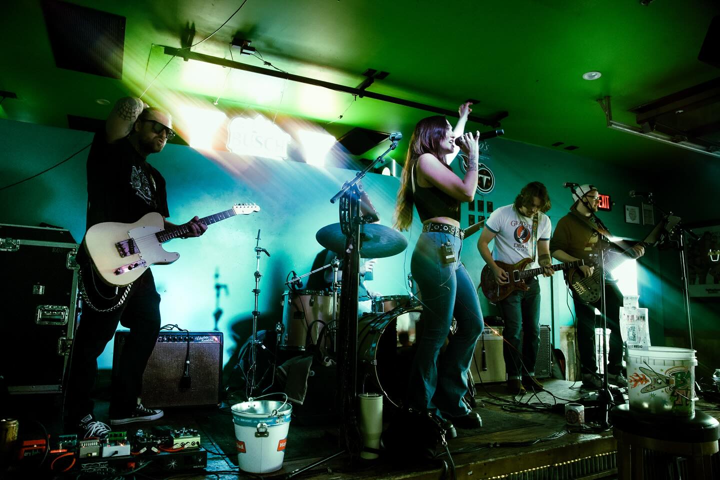 Some shots from our show the other day! ⚡️ 🎸 🎤
📷 @johnny.8.y
#worthyofdawn #livemusic