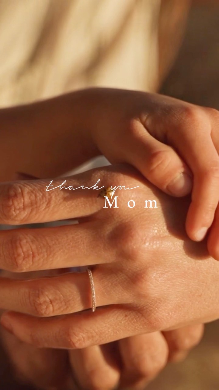 Spoil Mom, She Deserves It.
.
.
.
.
#seesea #lovefromthesea #waterproofjewelry #tarnishfreejewelry #goldjewelry #lajewelrybrand #goldnecklace #goldrings #mothersdaygift #mothersdayjewelry