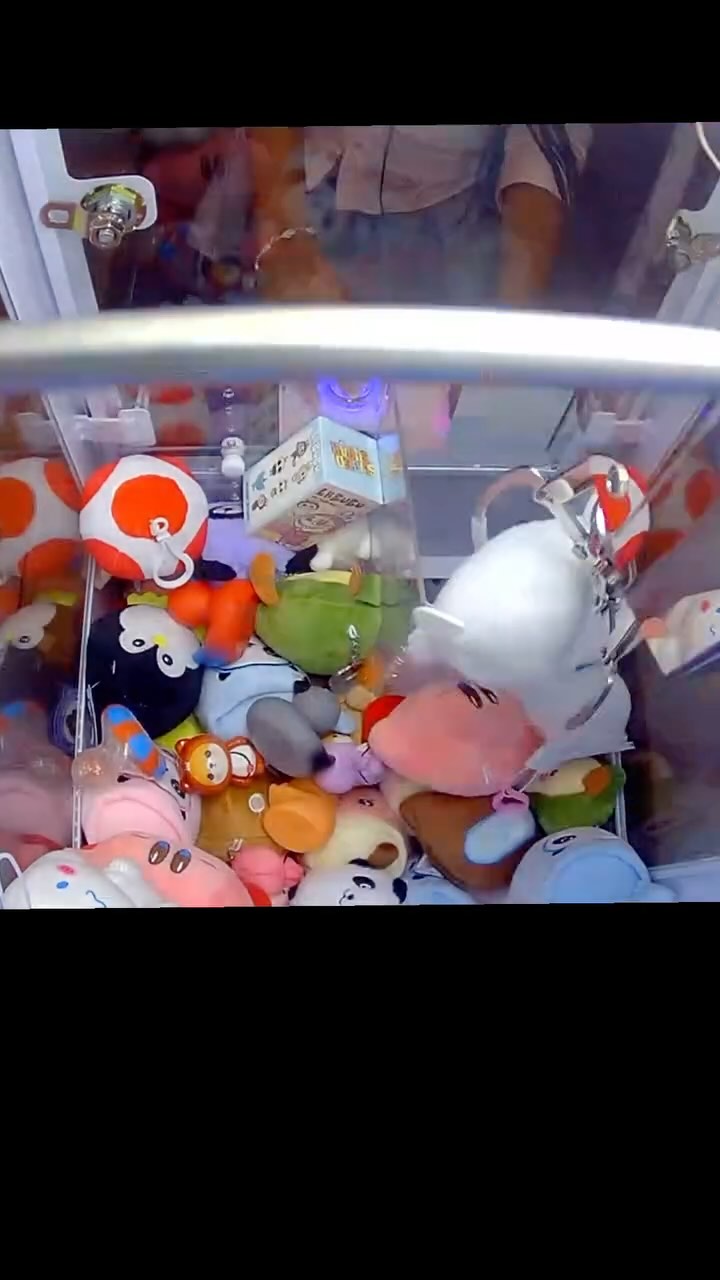 Anyone else need a daily #boba & #clawmachine fix?🧋You are not alone 💜🩵#obsessed #oliversarcades #orlando