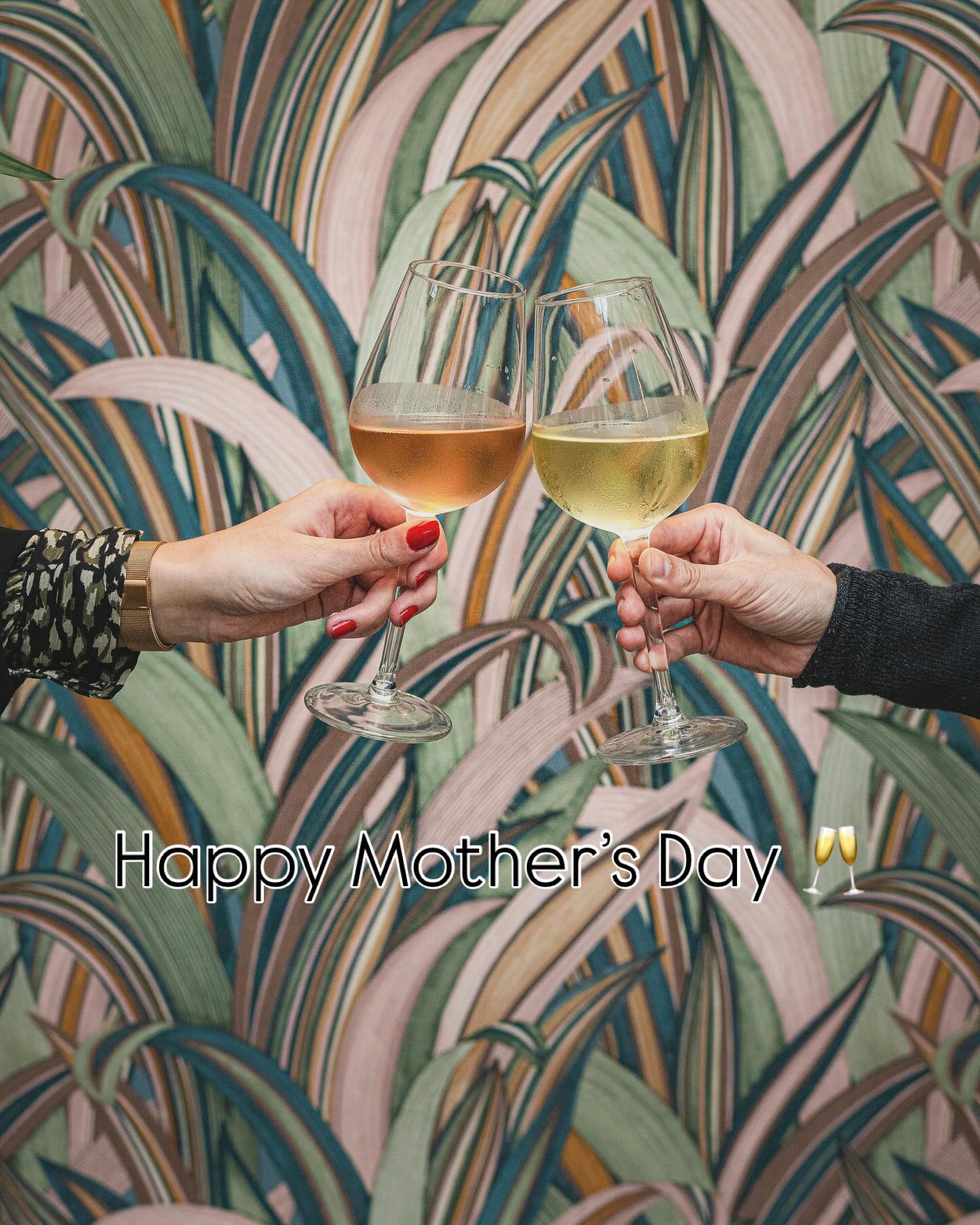 Wishing all the incredible moms a Happy Mother’s Day! Today, we raise a glass to your strength, love, and everything you do—cheers to you and the well-deserved wine in your hand.🍷✨
