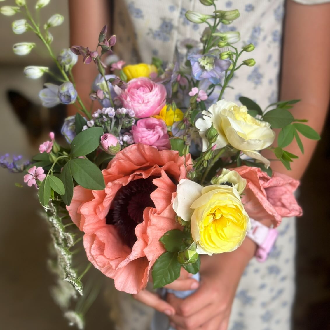 Our spring flowers are just starting to wake up. It’s crazy how weather adjust the flowers maturity rate each year. This time last year I already had penstemon and salvia, flax and chives flowers.
It’s always so curious the pushing factors.
Soon we’ll have all the blooms you see in this pretty little bouquet we made last year for a shoot.