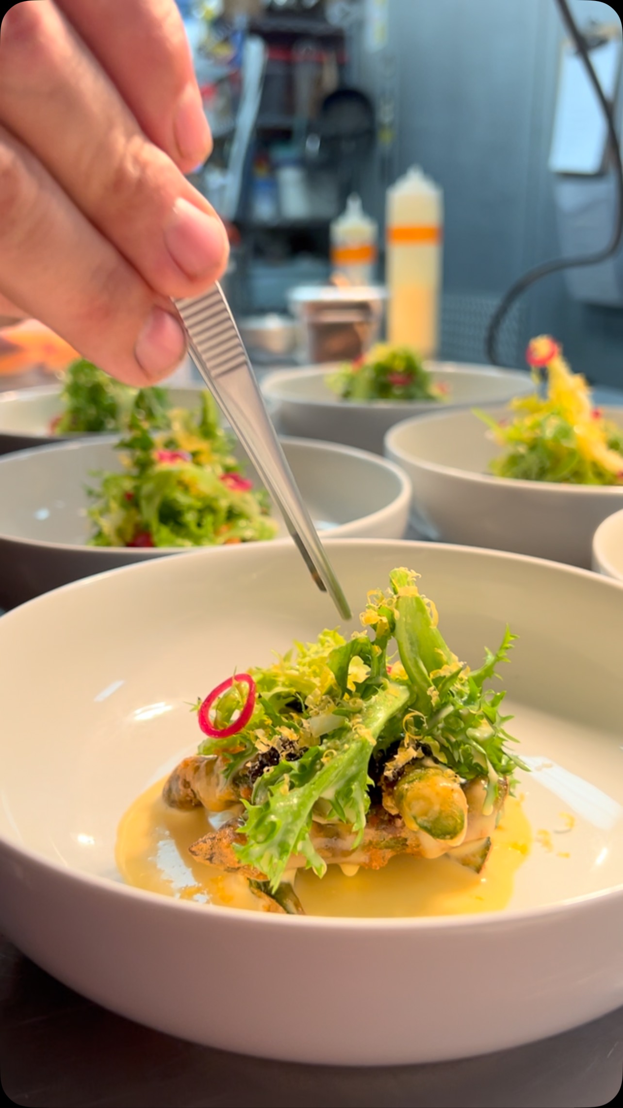 The season turns—peak asparagus has arrived: crisp, vibrant, and ready for the plate.
Asparagus Tempura | Endive | Mimolette | Platinum Osetra Caviar
#privatechef #grandrapids #eater #jamesbeardfoundation #privatedining #finedinning #phoneeatsfirst #grandrapidsmi #caviar
