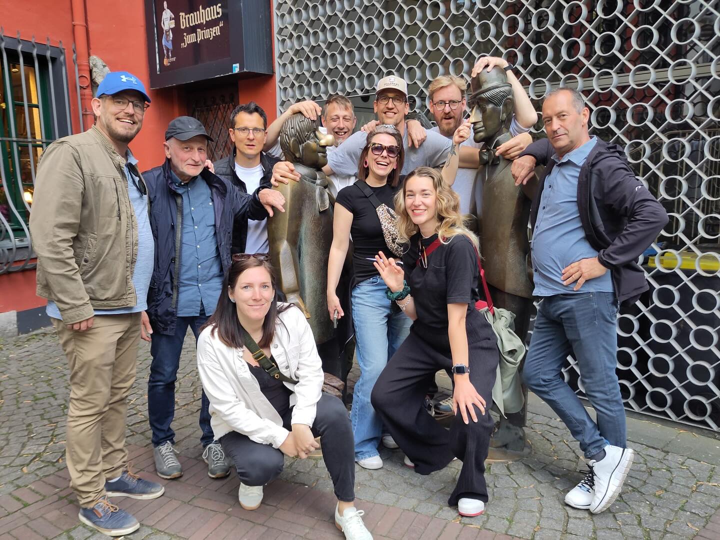 Wir machen die Brauhäuser unsicher?
Heute um 15 Uhr sind noch Plätze frei!
Sicher dir eins der letzten Tickets per PN!
#kölnerparty #liebedeinestadt #stadtführung #stadtführunginköln #stadtführungköln #cgn #nrw #cologne #cityguide #cityguidecologne #kölsch #bier #büdchentour #kiosktour #belgischesviertel #brüsselerplatz #cologne #koeln #veedel #kolle #köllefornia #veedelsliebe #ehrenstrasse #liebedeinestadt #visitgermany #love