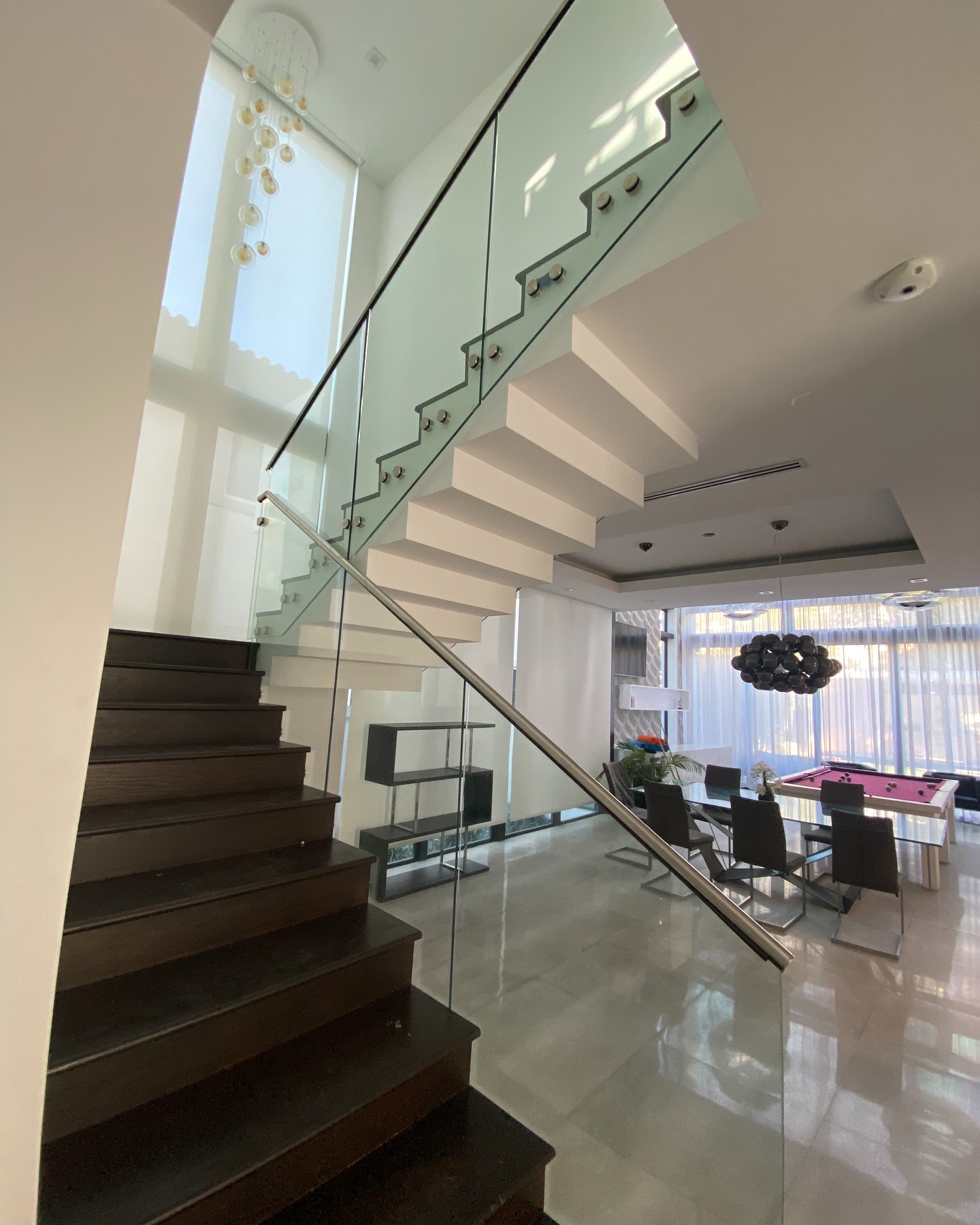 We do glass! Shower doors, mirrors, impact windows & doors, non-impact windows, window glass, office partitions, storefronts, window glass replacements, window resealing and more in Miami.
5 star rated and proven to provide the quality you deserve! Call us today! 786-586-3156