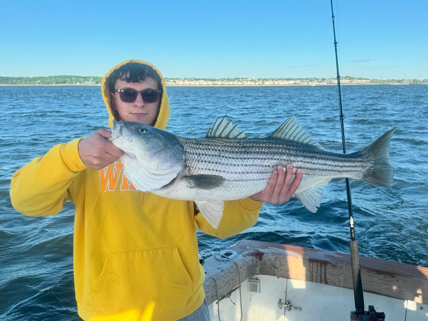 Lights out trolling today, catch 25 kill 6 up to 30 lbs #sidejobcharters #stripers #striperfishing #lockwoodsmarina #raritanbayfishing #njfishing #bogansrods #reelseat #pennfishing #ruthelsstackle