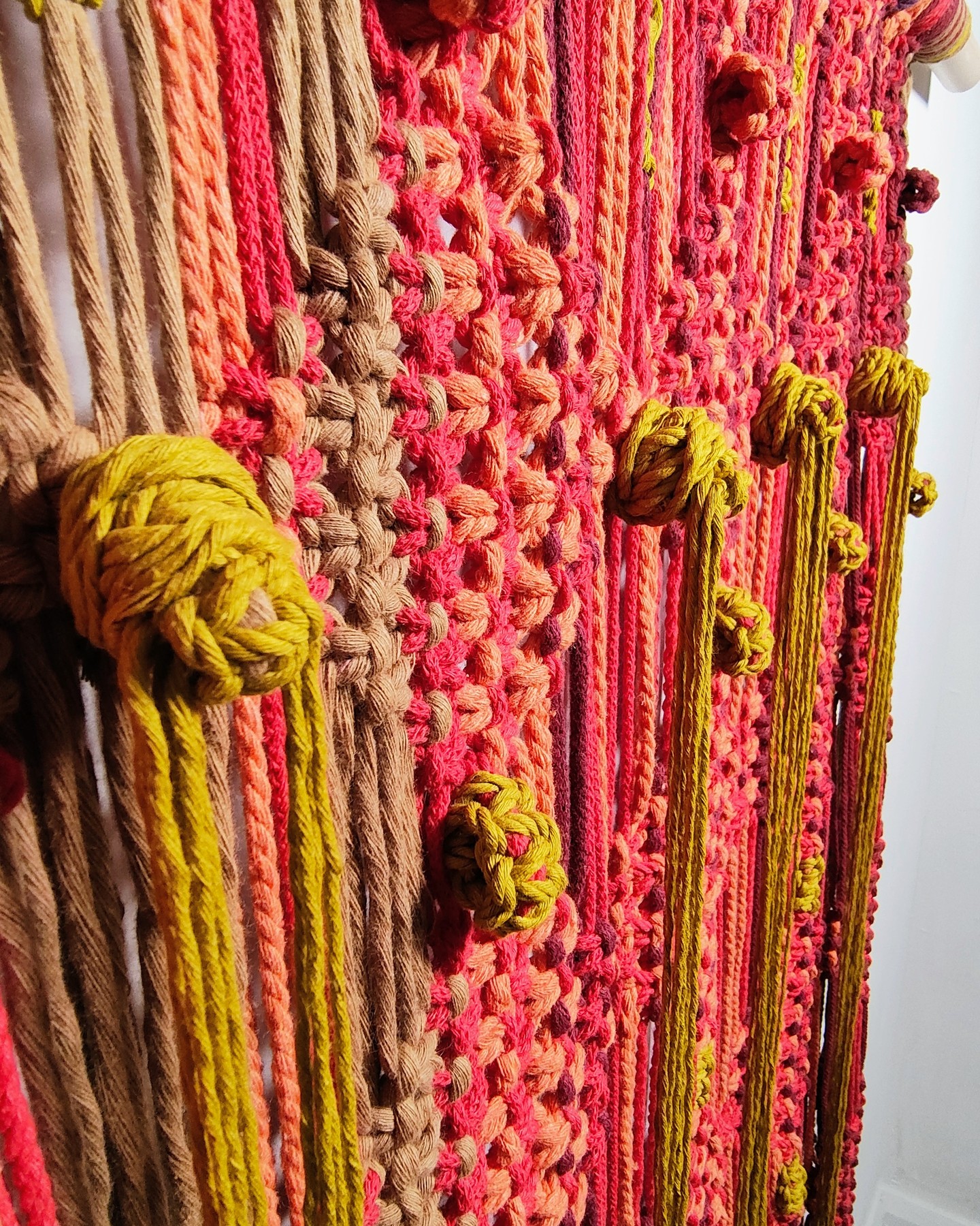 'Spices' - Handmade macrame wall hanging Inspired by the rich colour palette of Indian spices. Recycled cotton cords and textural elements of berry knots and long flowing tassels suspended from a natural wood dowel. 1120mm x 810mm
karenmorganart.com
info@karenmorganart.com
#macrame #wallhanging #textural #texturalart #fibreart #interiordecor #lakedistrict