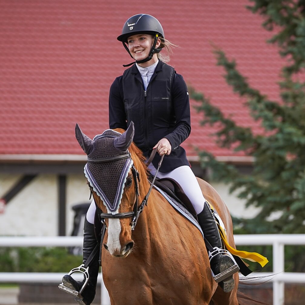 The heart of a champion isn’t in the win—it’s in showing up, again and again, until the moment finally arrives.
After a week of rides that tested and trained our grit, grace, polish, and pride, today ended on a high with well-earned smiles and several SugarTide riders joining a lap of honour.
The end of our day brought one especially meaningful moment as Moira and Lady in Red led off a field of 57 riders and held on to a top spot to finish 4th in a competitive 1.00m class.
She’s been chasing clear rounds in the metre divisions for a while, and today—at last—she galloped exactly where she’s always belonged.
So proud of this team.
Proudly sponsored by Greenhawk Calgary, powered by Trisana Nutrition, and protected by BFL Insurance.
#SugarTideShowTeam #SugarTideEquestrian #GreenhawkCalgary #TrisanaNutrition #BFLInsurance #VictoryGallop #HardWorkPaysOff #EquestrianLife