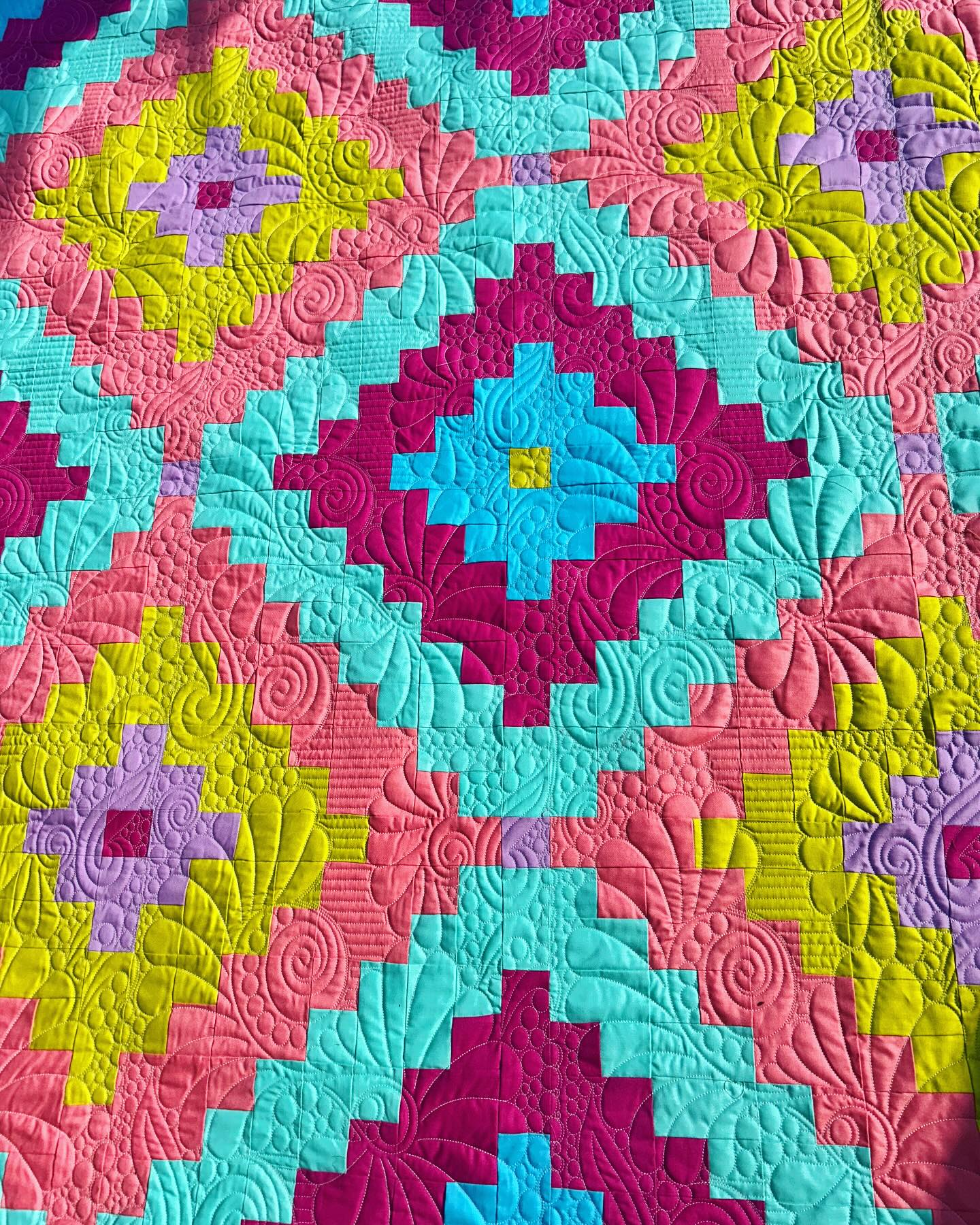 Bizarre Diamonds - a fab new pattern by @katarinaroccella is out now!
Aimed at confident beginners in a variety of different sizes, suitable for your favourite solids, prints or blenders ❤️🌈
🧵Pattern - Bizarre Diamonds by @katarinaroccella
🧵Fabrics - Solids by @tulapink for @freespiritfabrics
🧵Thread - pieced in @aurifilthread 50wt
longarm quilted in @superiorthreads Omni
You’ll be seeing a lot more of this quilt and I’m not sorry!
#katarinaroccella #katarinaroccellapatterns #newquiltpattern #newquilt #quilt #quiltlove #quilted #solids #tulapink #tulapinkfabric #tulapinksolids #tulatroops #aurifilthread #aurifil50wt #superiorthreads #omnithread #longarmquilting #longarmquilter #quiltingismytherapy #quiltingismybliss #twinsize #modernquilt #modernquilting #makemodern #traditionalpiecing #machinepiecing #greatbritishquilter #quiltersofinstagram #igquiltfest #igquiltingcommunity