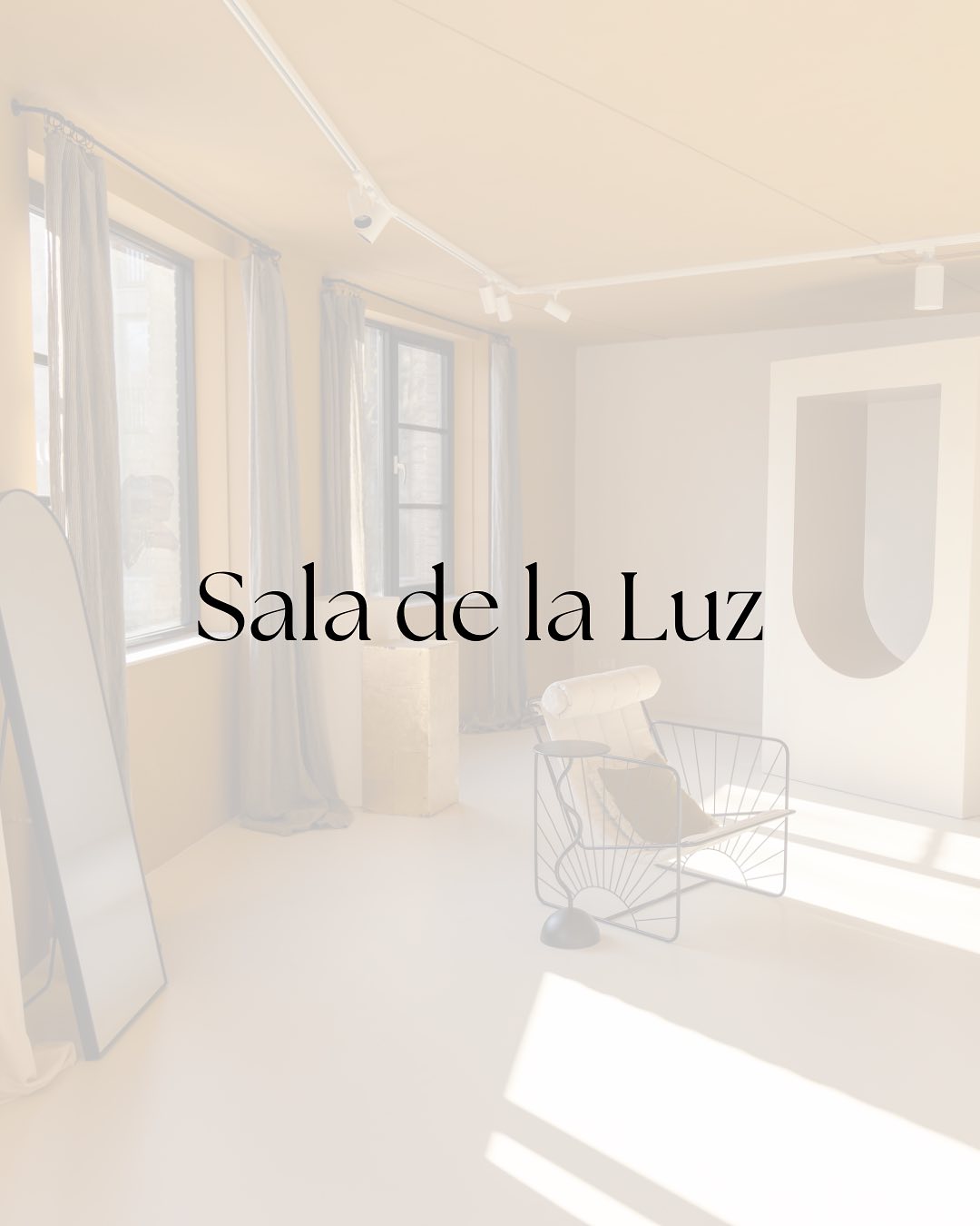 SALA DE LA LUZ ✨
Casa Momo heeft twee verdiepingen, elk met een eigen stijl. Tijdens jouw boeking heb je toegang tot beide – dus double the fun!
Op de eerste verdieping stap je een eclectische sfeer binnen, vol warme aardetinten en een spannende mix van materialen en texturen. Wat je kunt verwachten:
* Grote raampartijen over de hele zijkant
* Een keuken die meteen de aandacht trekt
* Een terracotta see-through wand (wauw!)
* Unieke, verrijdbare meubels voor elke setting
Welke verdieping past het best bij jouw vibe?
#fotostudio #photostudio #daglichtstudio #daylightstudio #haarlem #fotografie #photography #shootlocatie #shootlocation #photospace #haarlemvenue #amsterdamvenue #rentallocation #verhuurruimte #haarlem