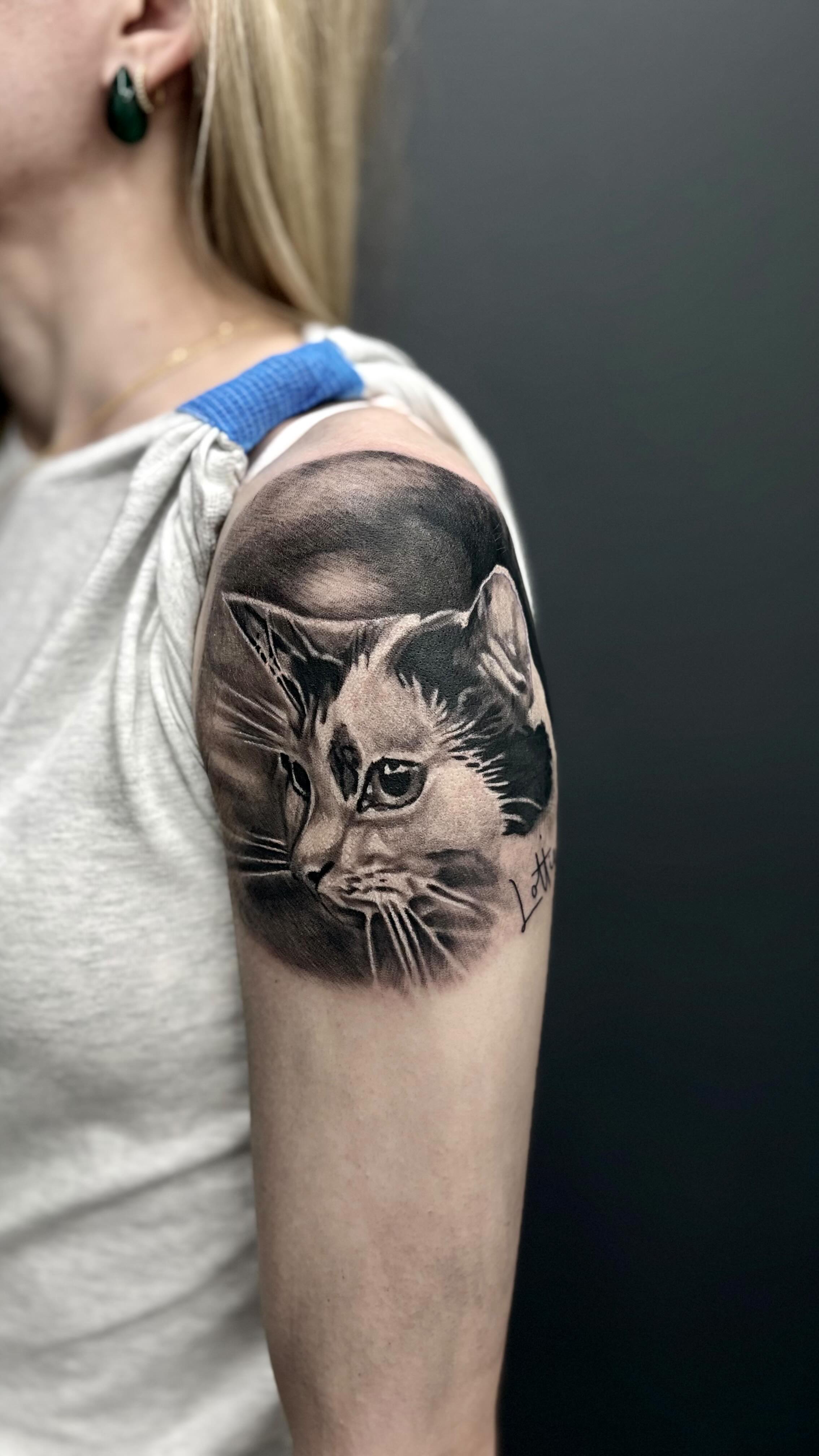 Portrait of Lottie 🐈
✉️ DM to book your free consultation
.
.
.
.
.
#tattooculture #tattoocolor #tattooedlife #tattooinstagram #tattooedpeople #tattooofinstagram #tattoofineline #tattoostagram #tattoodrawing #tattoosupply #lovetattoos #tattoosupplies #tattooinked #menwithtattoos #inspirationtattoo #tattooers #tattooman #tattooinkspiration #tattoocollector #tattoosforwomen #tattoomen #simpletattoo #tattoomaster #womenwithtattoos #tattoorealism #tattoosformen #tattoowoman #delicatetattoo #tattoosocial #kwadron