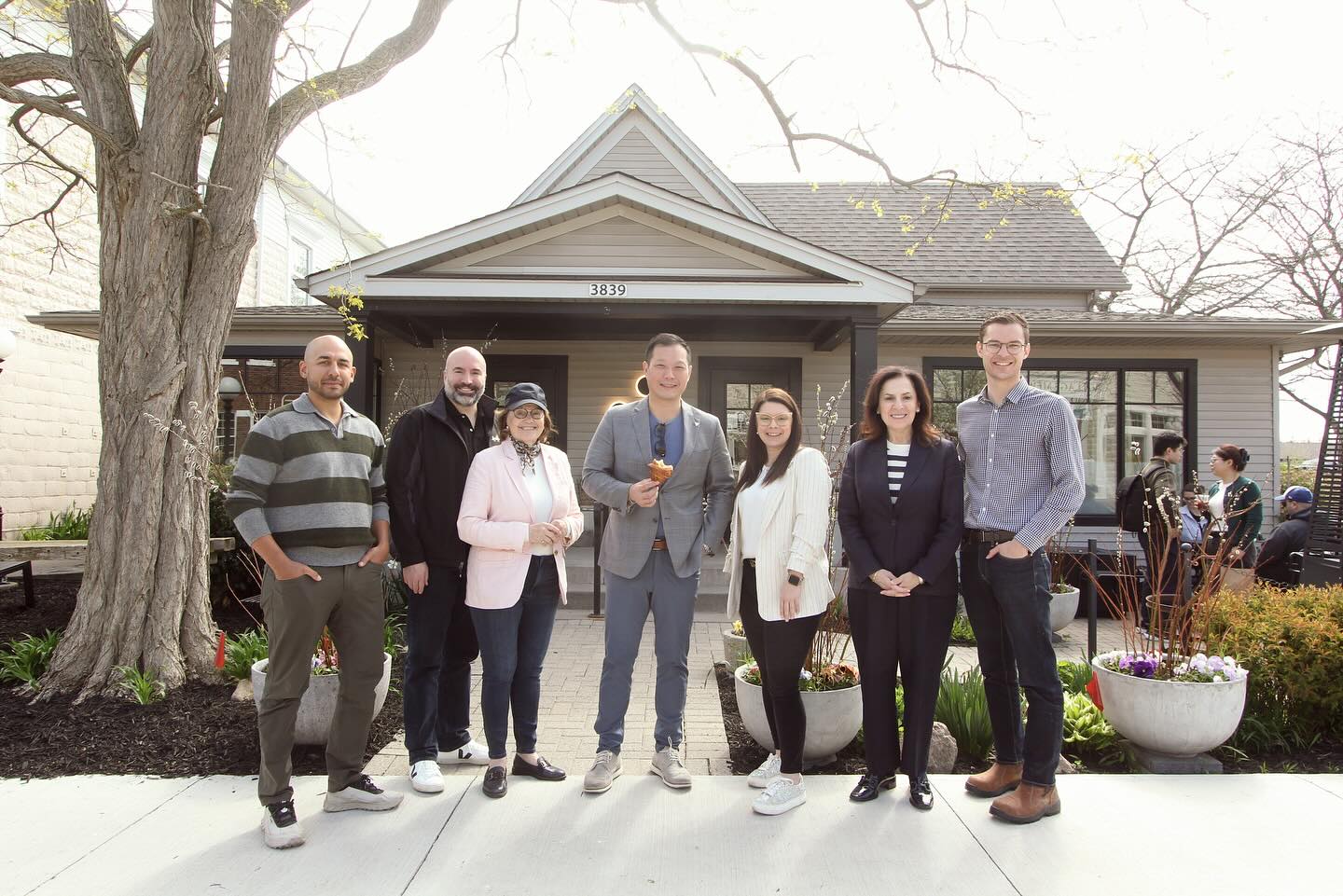 This past weekend, we had the honour of welcoming Ontario’s Minister of Tourism, Stan Cho, to the Niagara Benchlands!
Together with MPP Sam Oosterhoff, we explored how tourism is helping to shape our region—by creating jobs, supporting small businesses, sustaining our cultural and natural heritage, and driving long-term economic growth. In Lincoln, tourism isn’t just about attracting visitors—it’s at the heart of our community’s quality of life.
A heartfelt thank you to our Feast On® certified partners at @rpm_bakehouse and Chef Daniel for the warm hospitality and incredible tastes of place.
#NiagaraBenchlands #LincolnON #FeastOn #OntarioTourism #SupportLocal #SustainableTourism #ExperienceNiagara @culinarytourismalliance @townoflincolnon @stanchompp @samoosterhoff