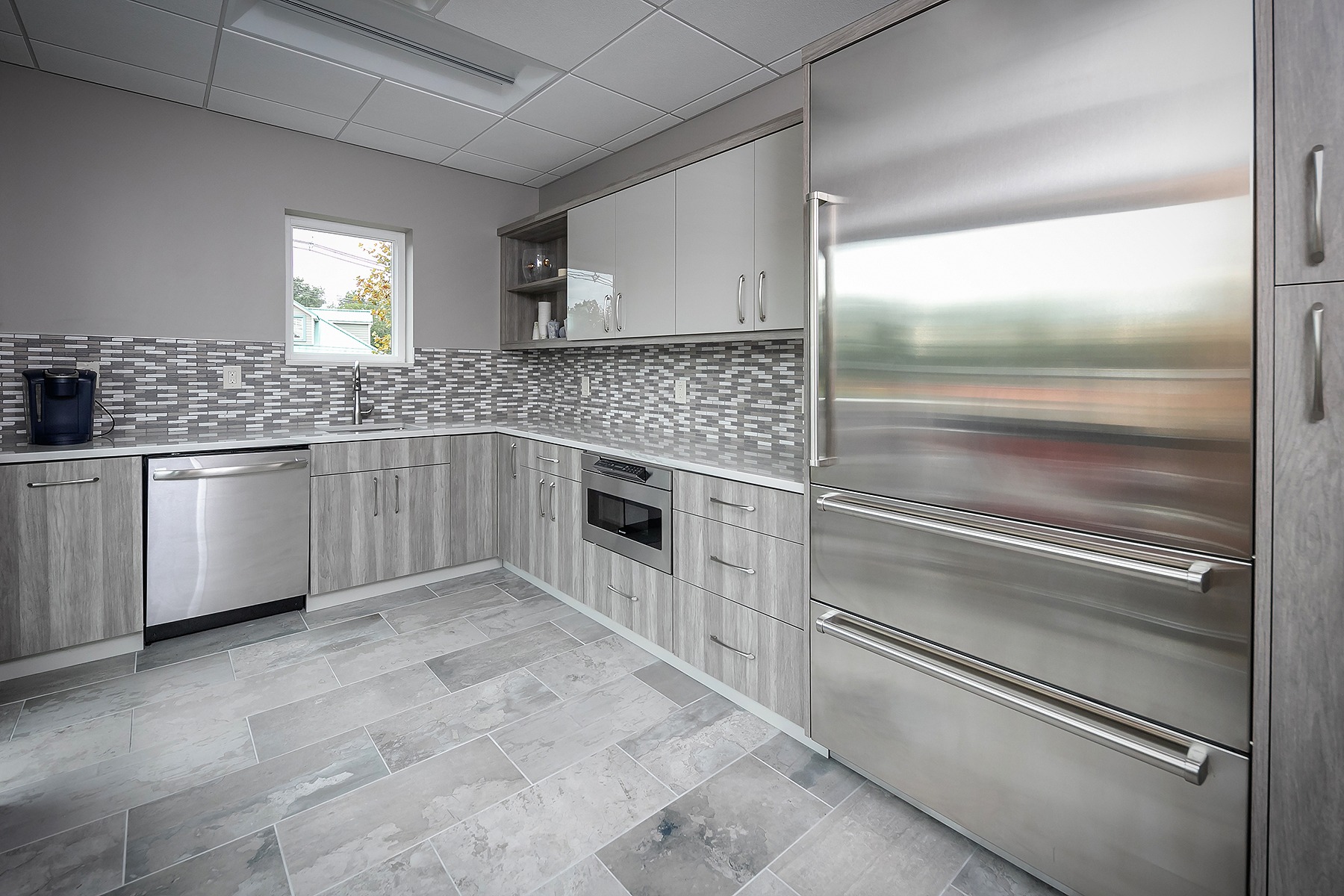 ~CAL Auto
-
This full commercial fit-out showcases our in-house woodwork capabilities — from custom breakroom cabinetry with grain-matched laminates to precision-built office millwork and workstations designed for scale and durability.
Every element was fabricated to spec, installed clean, and finished to elevate the space — function-forward with a refined touch.
-
-
-
#architecturalmillwork #customwoodwork #commercialinteriors #designbuild #taylormadecraftsmanship