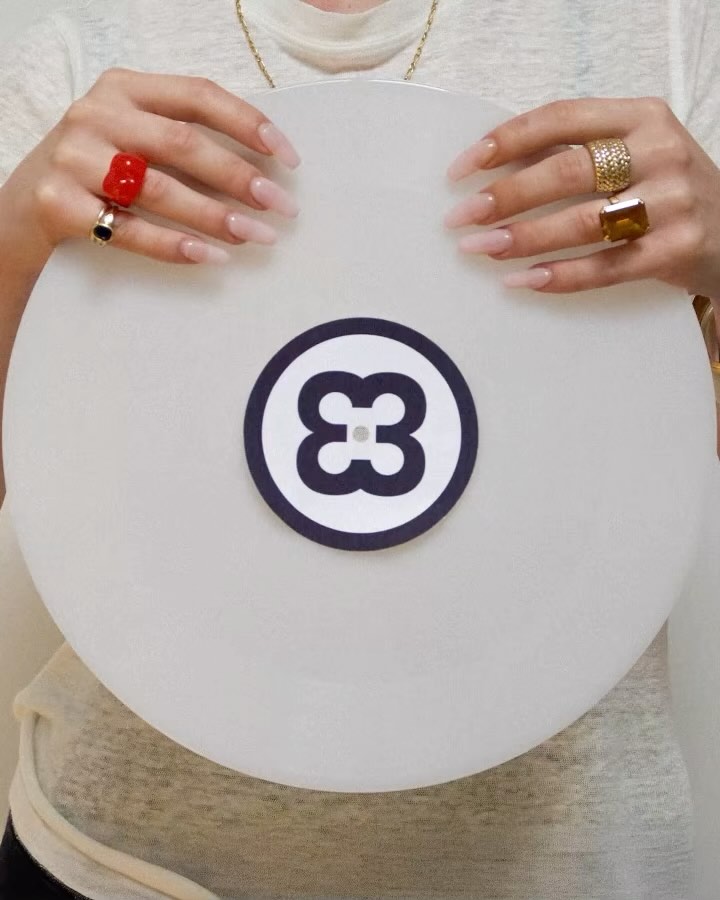 On a les couleurs, à vous de mettre l'ambiance 🪩
#PressedByVinylacy