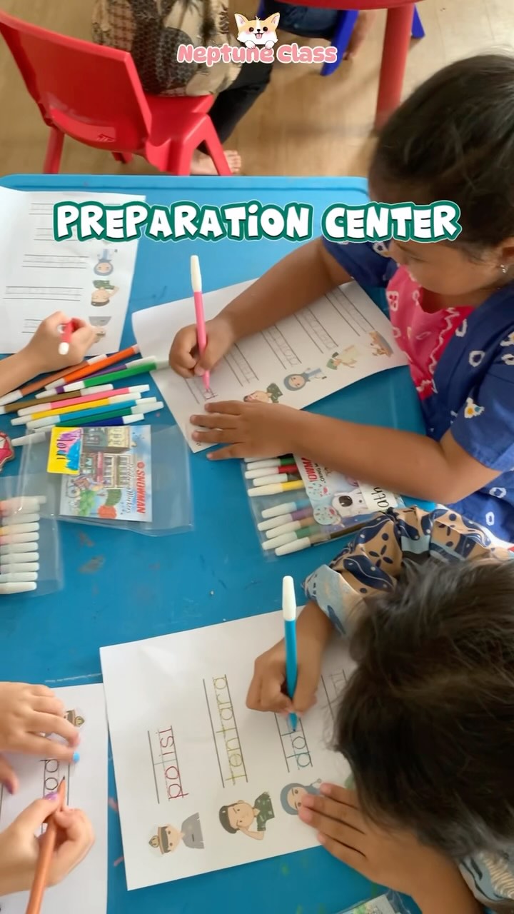 Sentra Persiapan TK A (Tema : Profesi)
#binsaniaschoolbintaro #siswatk #tamankanakkanak #sekolah #preschool #tk #paud #funlearningactivities #funlearningforkids #activityoftheday #calistungusiadini #calistungclass #calistungseru