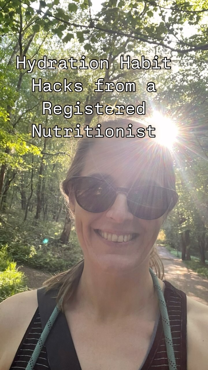 Hydration hacks I use to keep myself hydrated, so important, especially with this amazingly warm spring! Find something that works for you! #hydration #lifehacks #nutritionisttips #nutritionaltherapy #nutritionist #lemonslice #habithacks #nutritionhacks