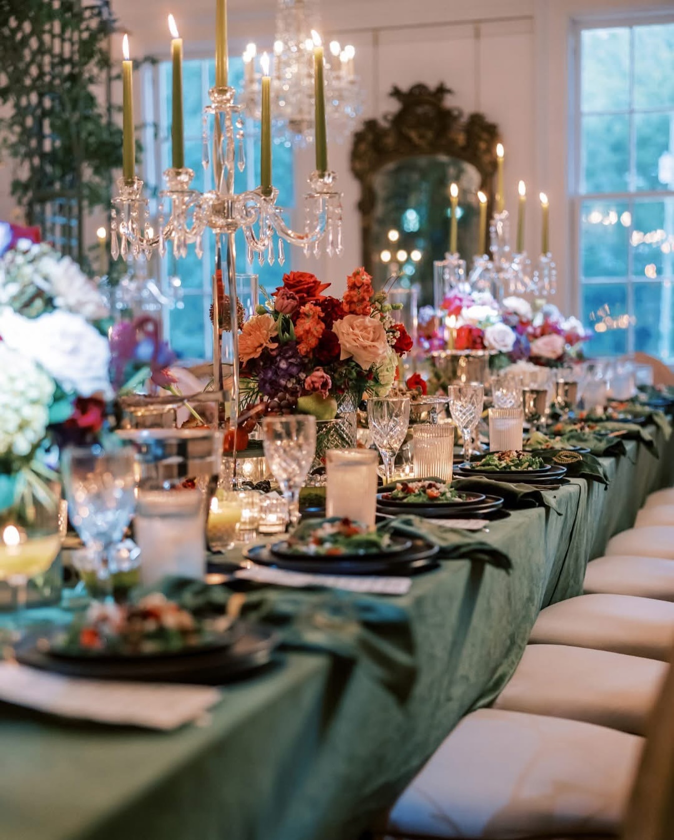 Intimate dining in the ballroom surrounded by your favorite people? Yes, please!
Venue, Custom Signage, Installations & Rentals: @the1616house
Florist: @designsnouveau
Caterer: @itsjennieweller
Photography: @ashleyjenphotography
Videography: @experiencereverence
String Musicians: @Chin-Mei Li
Sihouette Artist: @silhouetteandsuch
Makeup/Hair: @erin_scissorhands
Lighting/Draping: @specialeventligh
French Pastries: @fennelandfigsbaking
Macarons: @maisonladuree
Cupcakes: @PeggyMckinney
Dress & Tux: @millanova @josabank