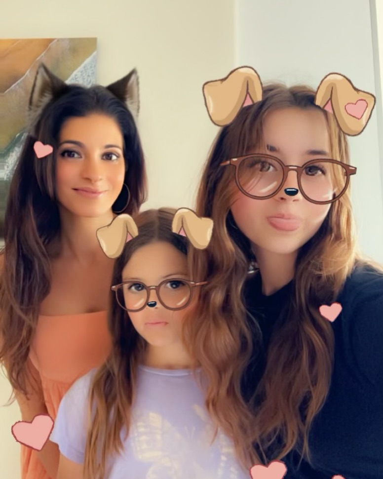 💓Being a mom is the greatest privilege, the deepest joy, and the hardest, most rewarding job I’ll ever have! Grateful every day, even with wolf ears thanks to my teen.
Happy Mother’s Day to all the beautiful moms out there! 🌷
📸: Izzy
