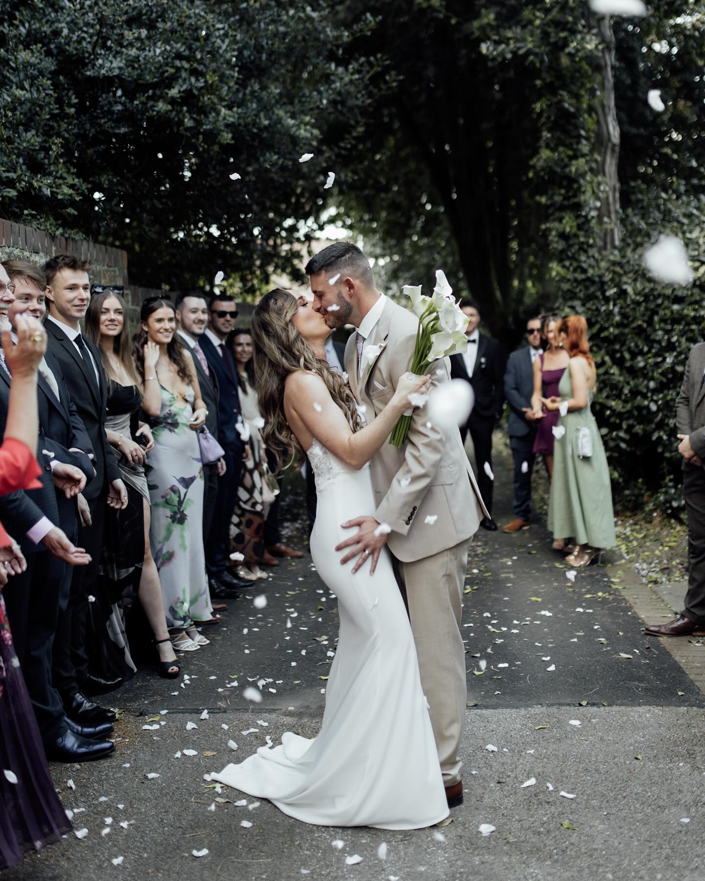 All the confetti ✨🤍
Inquire now to check availability for 2026/27 💌 Limited availability
Venue: @yorkregisteroffice @soraskybar
Music: @linklewismusic
MUA: @sohoaesthetics_
-
www.oliviaamyphotography.com
-
-
#yorkphotographer #yorkphotography #ukphotographer #wedding #weddingphotographer #weddingphotography #blacktie #ukweddingphotographer #yorkweddingphotographer #yorkshireweddingvenue #yorkshireweddingphotographer #ukweddingphotography #luxuryweddingphotographer