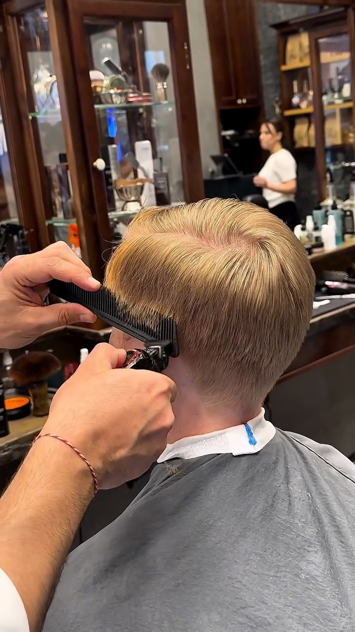 Getting ready for summer… en fräsch fade är första steget ☀️
Boka tid via länken i vår profil💈
#barber #stockholm #barbershop #södermalm #hårklippning #mastercutsweden #frisör #hair #barberstockholm