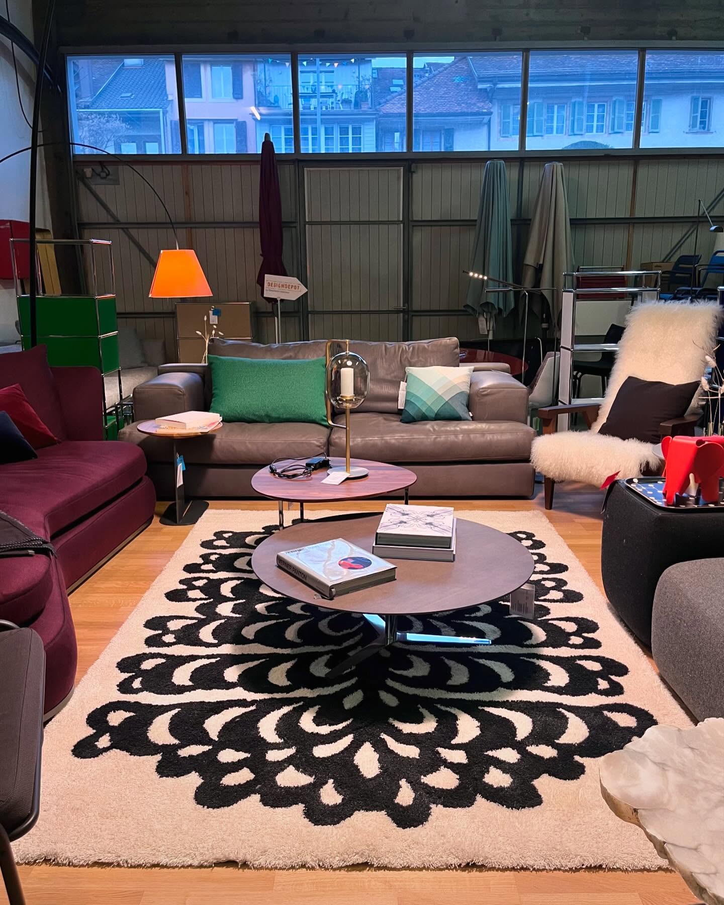 Teppich Pàfàgel von Kasthall
170 x 240cm
Handgetuftet aus Wolle und Leinen
Originalpreis: 3765.-
Im Designdepot 35% reduziert
#designdepot #kasthall