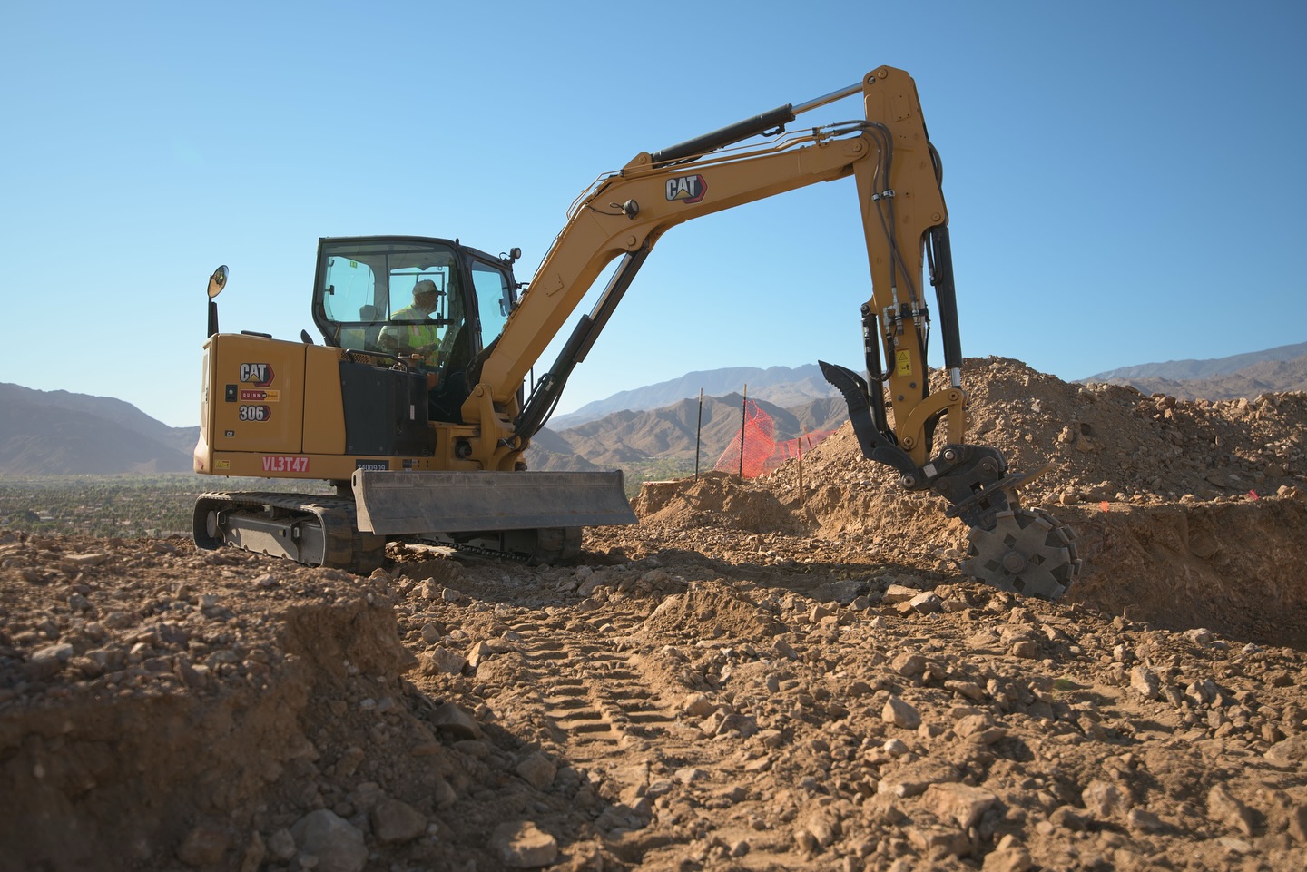 We specialize in
-Finish grading
-Rough grading
-Dry utilities
-Excavating
-Land clearing
Give us a call or send us a dm for your next project
#dozer #613 #613scraper #scraper #watertruck #overexcavation #grading #loader #cat930 #coachellavalley #afloresgrading #aar #construction #constructionlife. #newholland #skiploader #catequipment #caterpillar #hwmf #heavyequipment