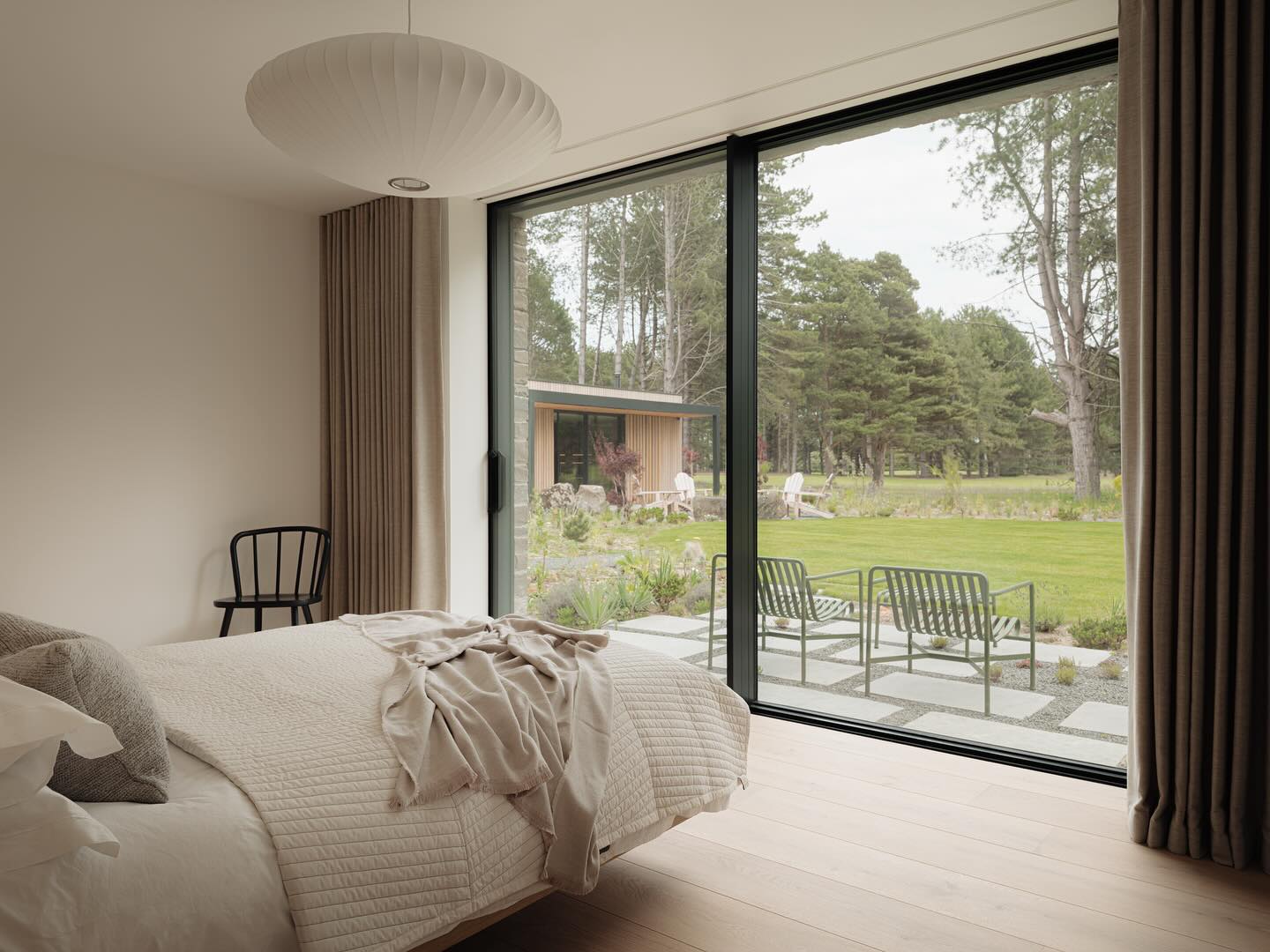 Hifinity sliding doors are designed to simply disappear. Every inch of these sliding doors are designed to be concealed leaving you to focus on the unique view you have outside. Simple but beautiful