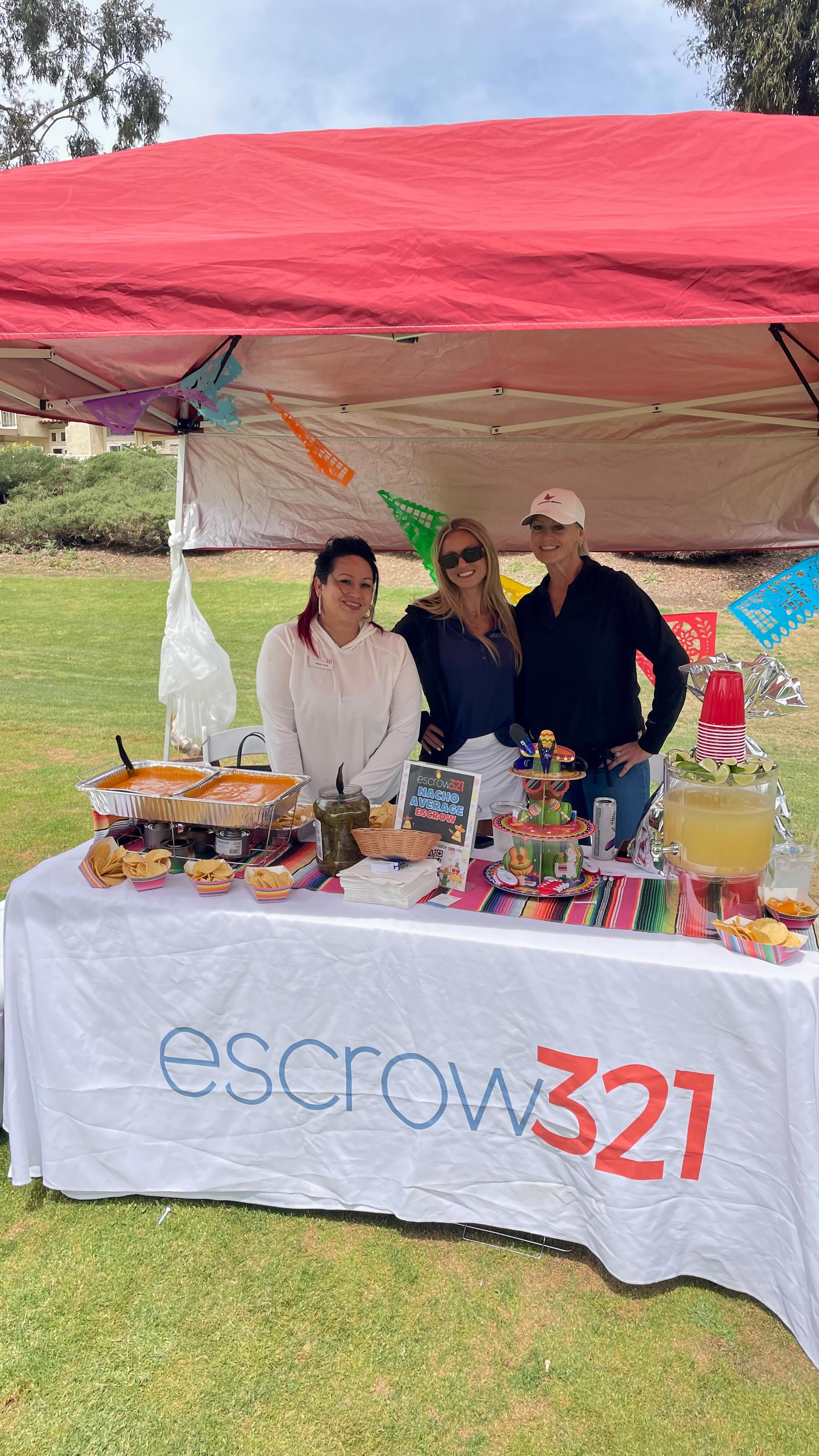 We came to chip in for a great cause—and serve up some seriously good nachos!🌶️
‘Nacho Average Escrow’ showed up big time at today’s OCAR Cares Charity Golf Tournament!
⛳️Thanks to everyone who stopped by hole ONE to hang with escrow321!!
#escrow321hasfun #ocarcarestournament