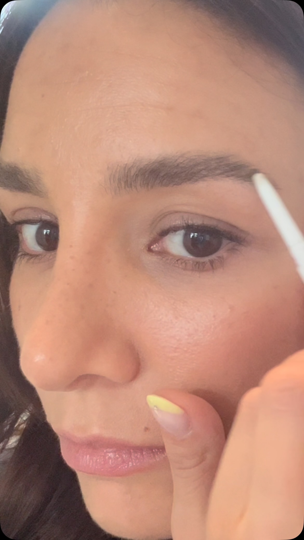 Wenn ich mal wieder zu spät bin – jetzt weißt Du, warum. Und Du weißt auch: Es lohnt sich 😜
Ich verwende immer den Precision Pencil von @janeiredale (Farbe: dark brown) um härchenähnliche Striche in meine Brows zu zeichnen.
#makeup #fluffybrows #janeiredale #cleanbeautyproducts #browgoals #studioblueneburg