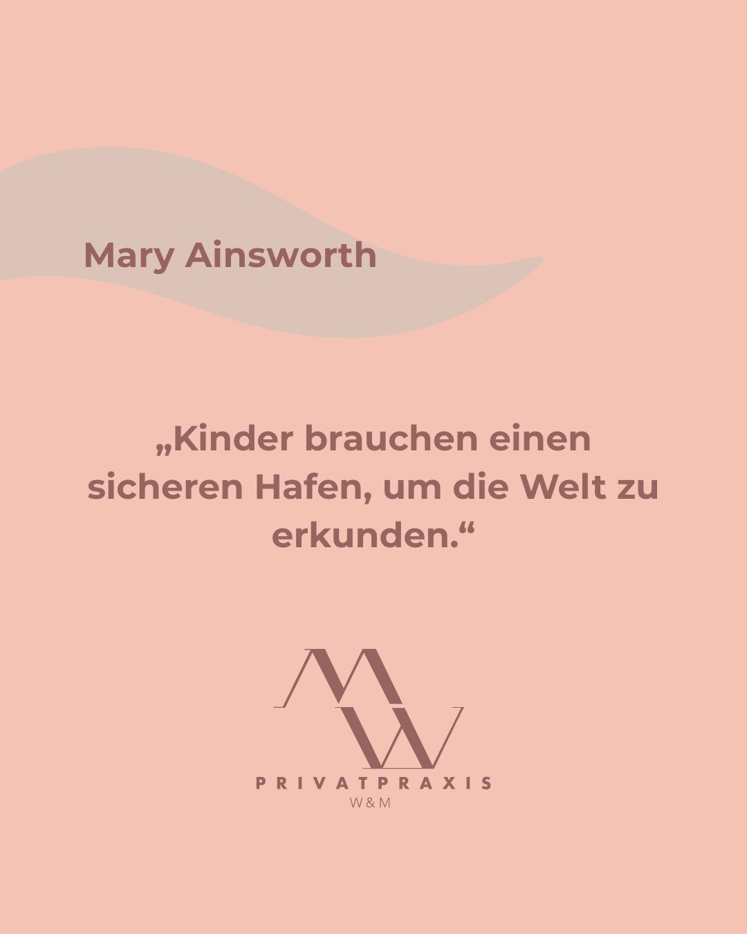 Jede Entdeckungsreise beginnt mit einem Gefühl von Sicherheit. Wenn ein Kind weiß, dass es gesehen, gehalten und verstanden wird, wächst in ihm der Mut, neugierig zu sein – zu spielen, zu fragen, zu wachsen. 🪁🌱
Bindung ist kein Luxus, sondern die Basis.
Ein sicherer Hafen ist kein Ort – es ist ein Mensch. 🫂
#Bindung #MaryAinsworth #Psychologie #SichereBindung #Elternsein #Kindheit #Feinfühligkeit #Entwicklung #sichererHafen #Urvertrauen #Beziehungsarbeit #inneresKind
#heilpraktikerfürpsychotherapie #psychologischeberatung_online #privatpraxismünchen #therapieplatz #therapieplatzsuche #psychologie #psychotherapie #coaching #persönlichkeitsentwicklung #psychischegesundheit #wohlbefinden #therapie #münchen #online #psychologischeberatung #onlineberatung