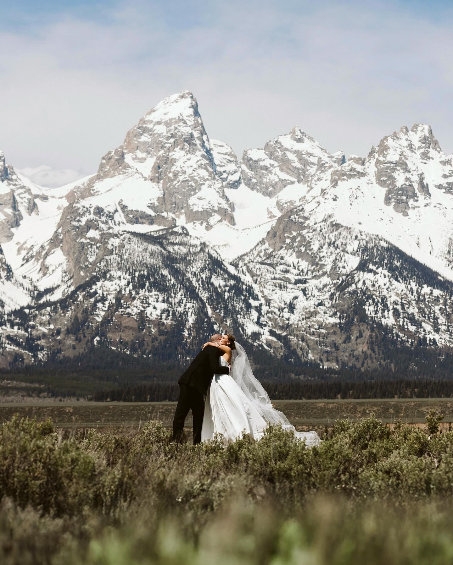 M e a g a n + B r a n d o n
5 . 1 0 . 2 5 | J a c k s o n H o l e , W Y
Still picking my jaw up off the ground from the beauty of Jackson Hole, where mountains meet magic and love feels extra wild. The kind of blue skies that go on forever paired extra nicely with early spring sunshine as M+B exchanged letters in the unmatched presence of the Tetons. They laughed, cried, and danced with those they love the most. A destination wedding turned core memory for Mr. & Mrs. Alexander and all of their guests!!! Thrilled to share more!! #ashlyncatheyphotography