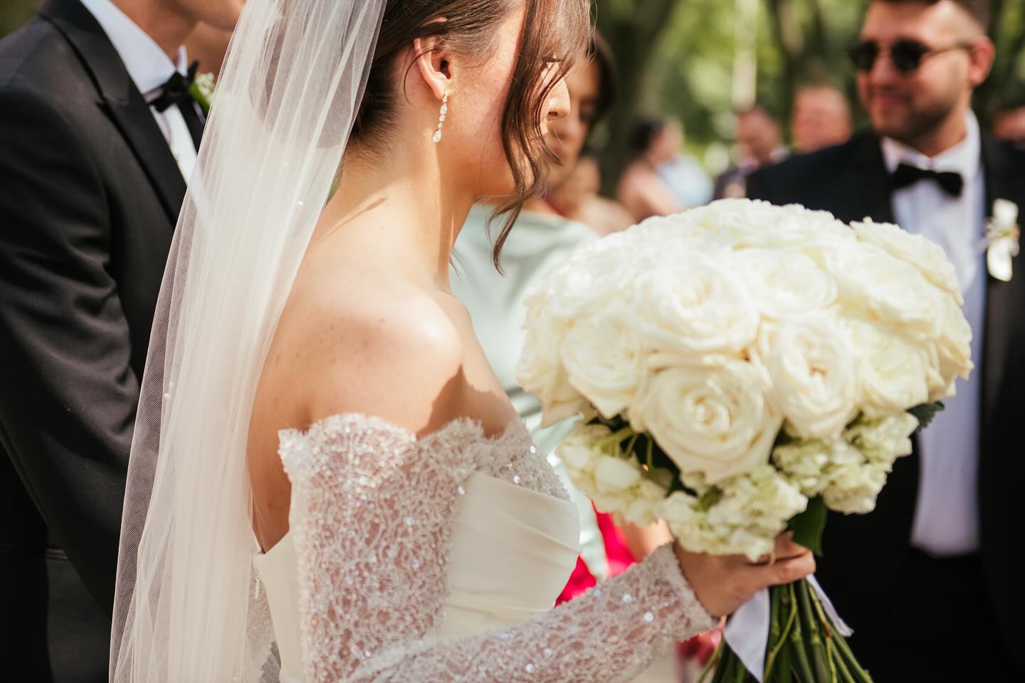 never have i ever thought an accordion was a hype instrument until natalija & aleks’s wedding 🪗 👯♂️ happy to say ive been proven VERY wrong
The Lovebirds: @naatalijaa & @aco.krstic
The Venue: @drurylaneevents
The Planner: @platinum_events_mke
The Decor: @siblanaevents
The Church: New Gračanica Monastery
The Photography: @rameenawanphotography
.
.
.
.
#chicagophotographer #destinationweddingphotographer #chicagoweddingphotographer #orthodoxwedding #churchwedding #serbianwedding #weddingphotographer #luxuryweddingphotographer #rameenawanphotography