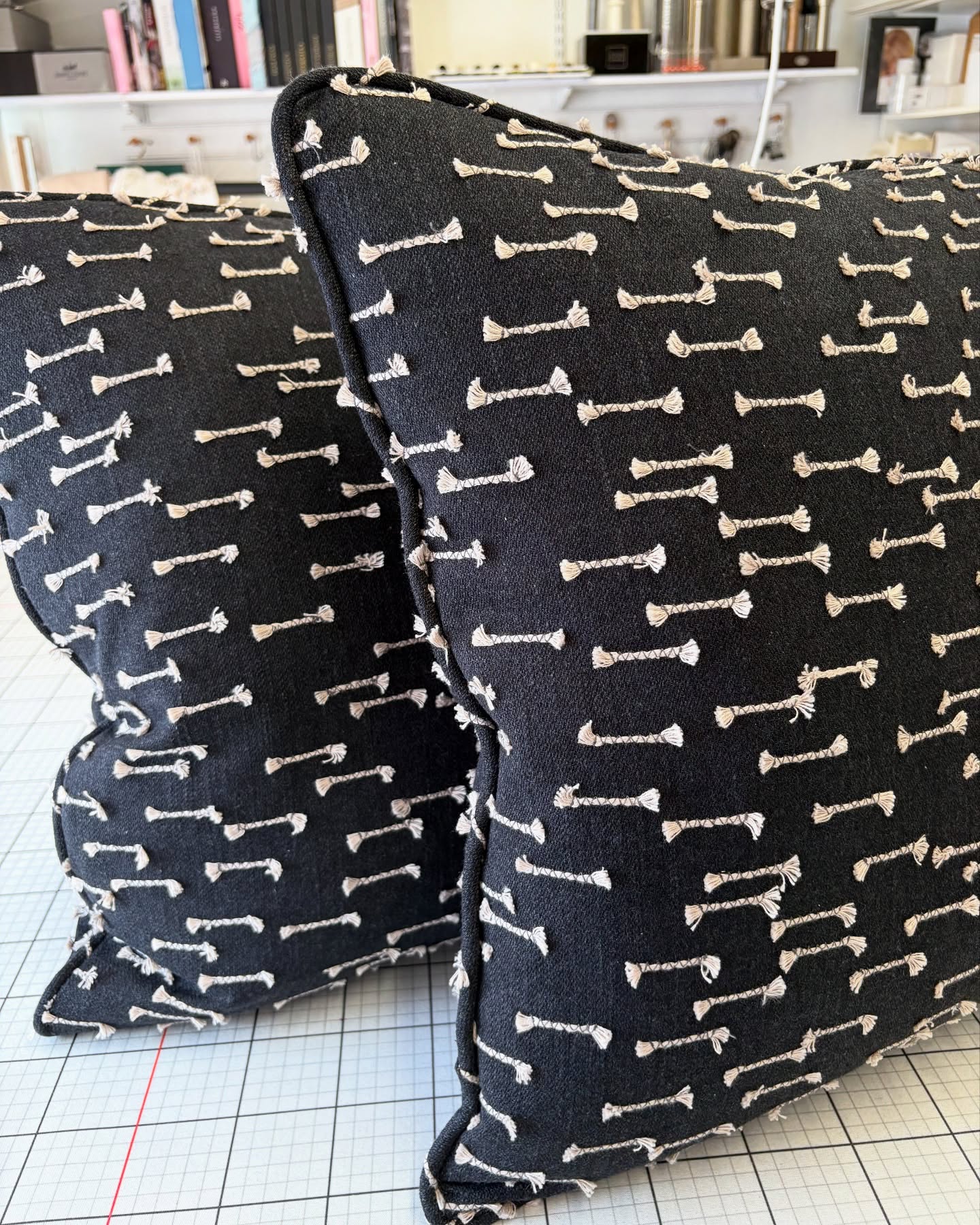 These were a messy thing to make up today! Customer asked me to make these up as additional ones in their sitting room - #googlelens is a useful tool to identify fabrics these days. It’s a lovely soft felt like fabric with little contrasting tufts! #feathercushions #sittingroomcushions #malvernhills #malvern #malverninteriors