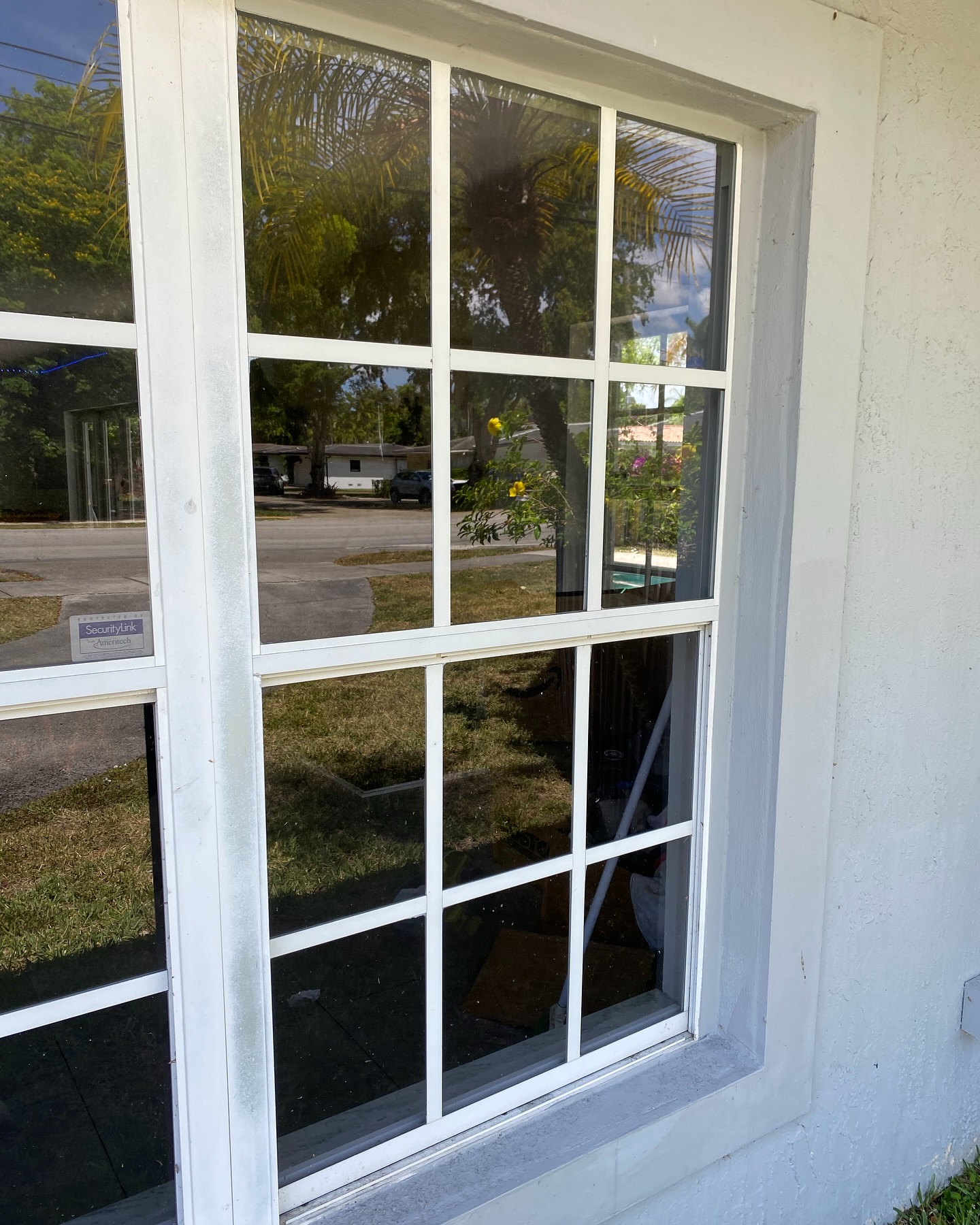 We do glass! Shower doors, mirrors, impact windows & doors, non-impact windows, window glass, office partitions, storefronts, window glass replacements, window resealing and more in Miami.
5 star rated and proven to provide the quality you deserve! Call us today! 786-586-3156