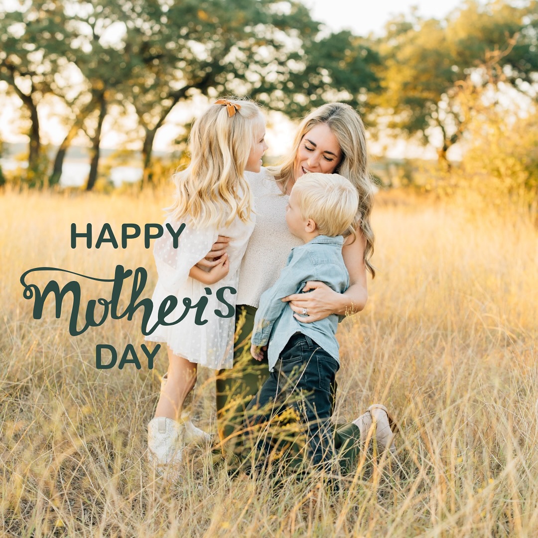 I can not let this day pass without saying H a p p y M o t h e r ‘ s D a y to all of you amazing, beautiful and caring mamas who are here as followers or have taken one of my classes. I am so grateful for this community and the opportunity to have met so many of you IRL. As I look back on completing my first year of classes, it is not lost on me how many of you have taken a leap of faith in joining a Meeting Mama group. I thank you all from the bottom of my heart 🫶
.
That said, I love having the opportunity to guide you through those initial months of postpartum, and help create the community we need as mothers. I hope everyone has been spoiled by their loved ones, because you deserve it all and more. Your babies are so so lucky to have you as their mama, and I wish you all a day full of love and gratitude 🤍
.
#mothersday #newmom #postpartumgroup #gtxmoms #atxmoms #roundrockmoms