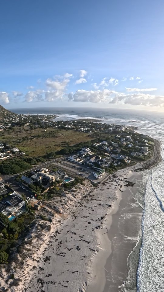 Kommetjie Run. A flight along the Cape Peninsula, from Signal Hill to Kommetjie.
#skysafari #paragliding #southafrica #capetown #paraglide #tablemountain #fly #tablemountainnationalpark
