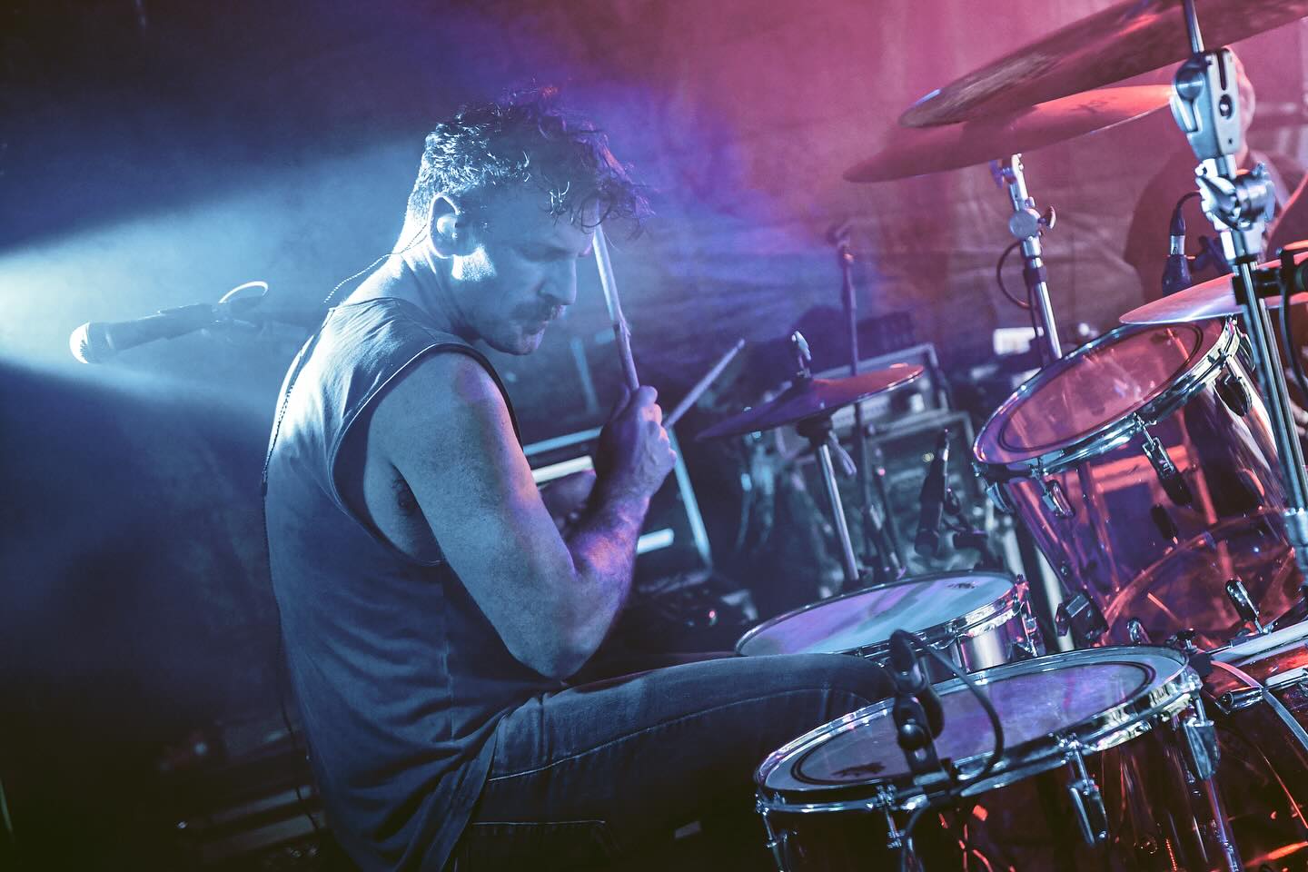 MILA ESKER ERMUA eta VERTIGO ROCK! 🔥🔥🔥
Itzel atzo Ermuan ospatzen den Vertigo Rock-en! Giro eta ikuslego aparta!
Eskerrak eman jaialdi hau aurrera ateratzen duen jende guztiari, hain era xumean egiten duzuen lanagatik. Baita gure kontzertura bertaratu zineten guztioi ere! Gora zuek!
¡Impresionante ayer en el Vertigo Rock que se celebra en Ermua! ¡Gran ambiente y público!
Agradecer a toda la gente que saca adelante este festival de una manera tan humilde. ¡También a todos los que os acercasteis a nuestro concierto! ¡We love you!
Hurrengoak/Siguientes
05/17 Donostia @ @dabadabass
06/06 Bergara @ Plaza (Jaiak)
06/20 Eibar @ Untzaga Plaza (Jaiak)
07/18 TBA (Jaiak)
09/05 Artea @ Plaza (Jaiak)
tickets www.kokein.com
📸 @eideriturriaga