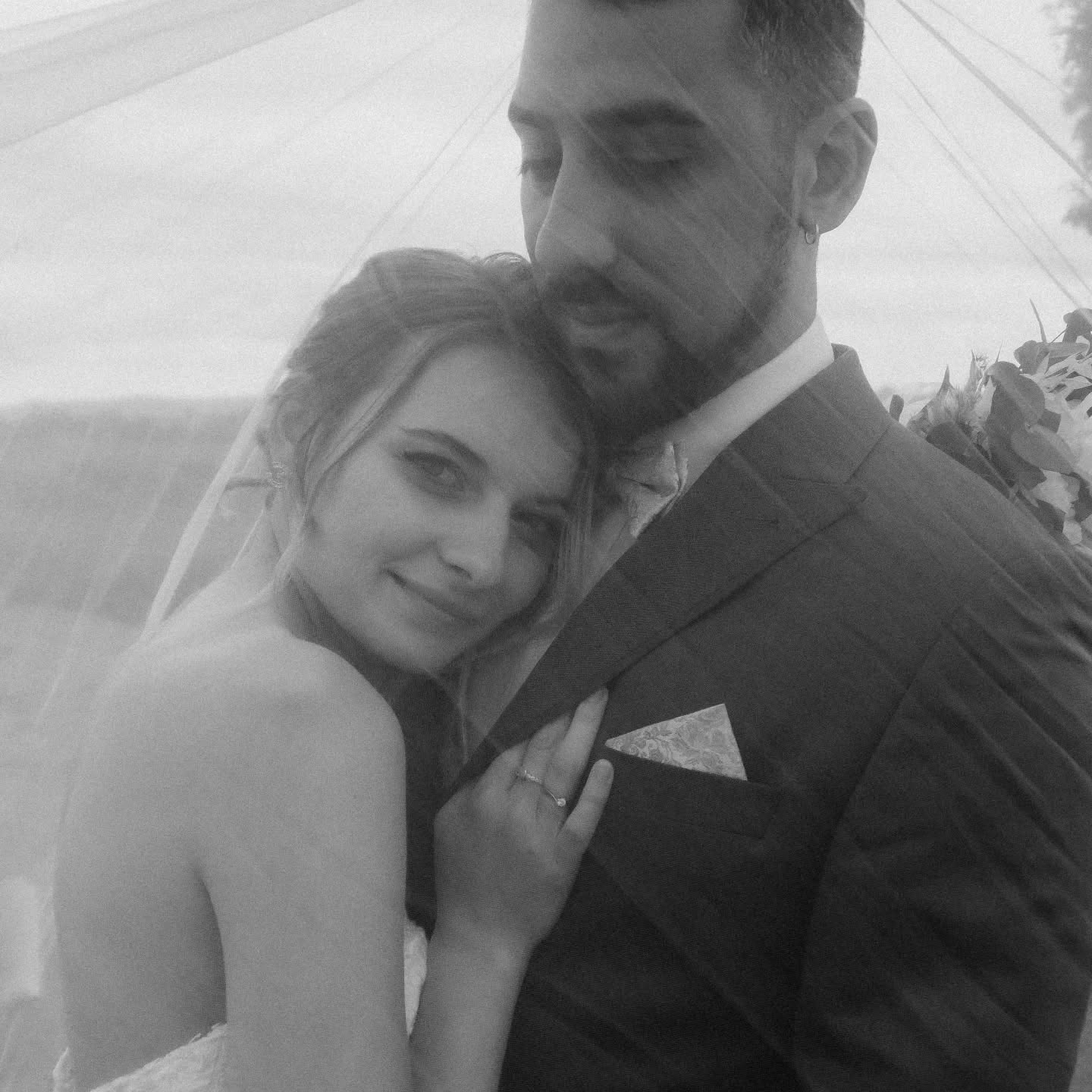 🖤🤍
Styling @frisurenmakeupbysandy
Fotografie @lisastaedtler.fotografie
#blackandwhitephoto #weddingplanner #weddingday #brideandgroom #weddingphotography #Hochzeitsplanerin