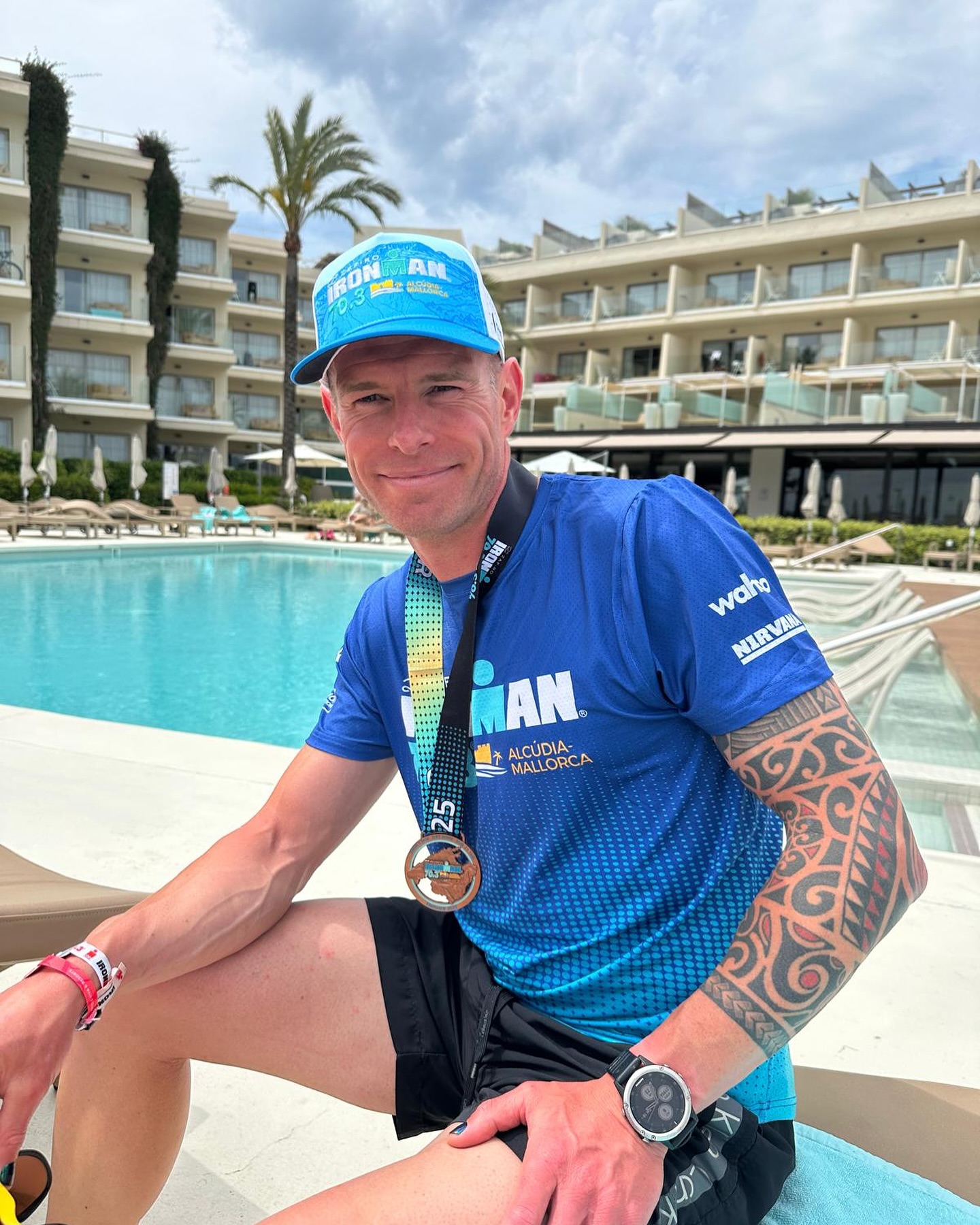 Belated #medalmonday 🏆
Congratulations to @michaeldempster82 on a superbly well rounded performance at Mallorca 70.3 this past weekend. 🏊♂️ 🚴🏻♂️🏃♂️
Michael rounded out the day in 4 hours 31 mins, finishing 6th in age group and securing qualification to the 2025 Ironman 70.3 World Championships! 🙌
#ironman70.3 #ironmantri #swimbikerun #mallorca70.3 #im70.3 #immallorca703
Team: @jon_warren_tri @sunshine_nutrition_ @aspiresportpsych_pt @kp_trail_adventures
Partners: @youngagain_cycles @otesportsgb @nrgchains @rideparcours @zone3official @bikeboxalan @completephysio @nopinz @thealtitutecentre @evolve.aero @bike_doc_esx