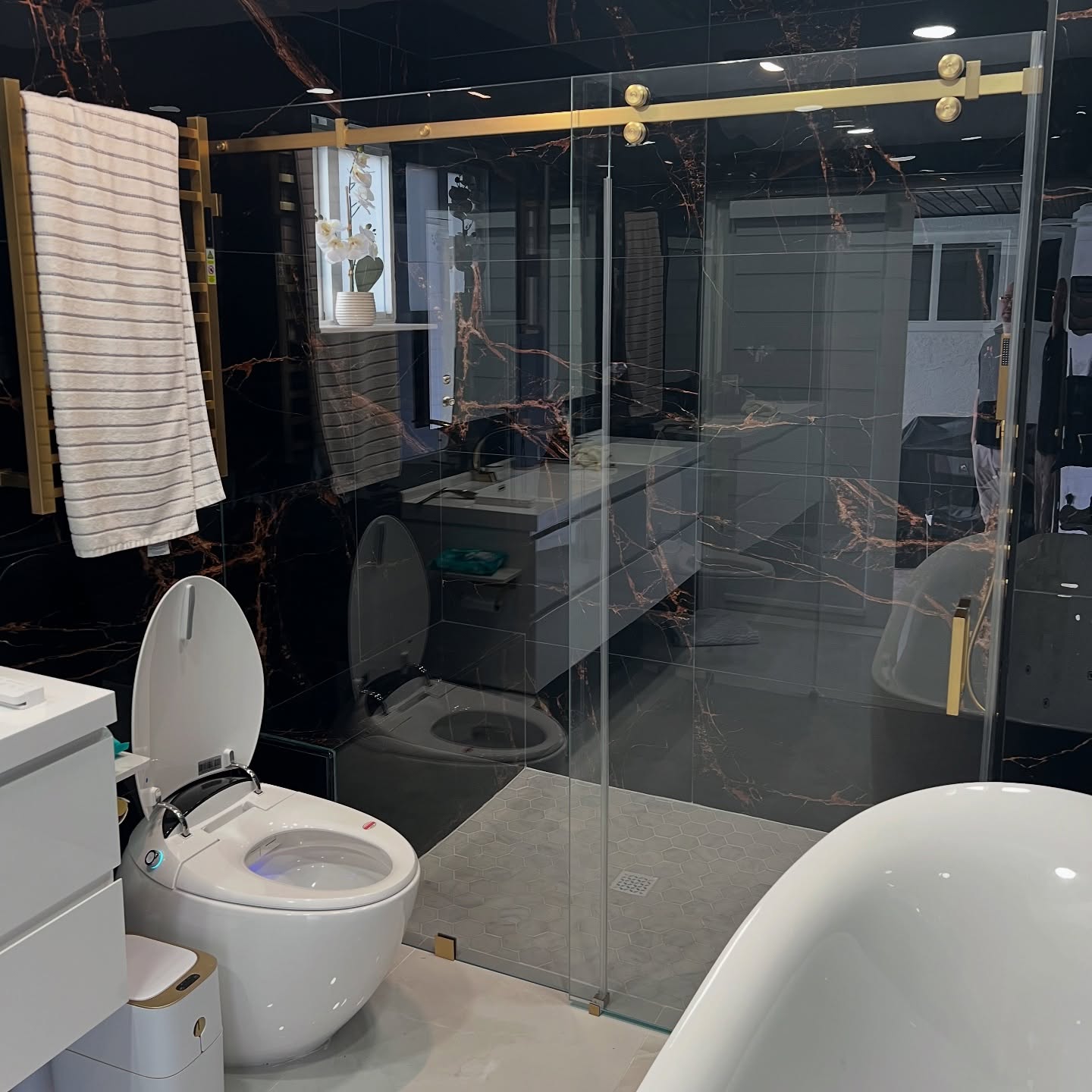 We do glass! Shower doors, mirrors, impact windows & doors, non-impact windows, window glass, office partitions, storefronts, window glass replacements, window resealing and more in Miami.
5 star rated and proven to provide the quality you deserve! Call us today! 786-586-3156